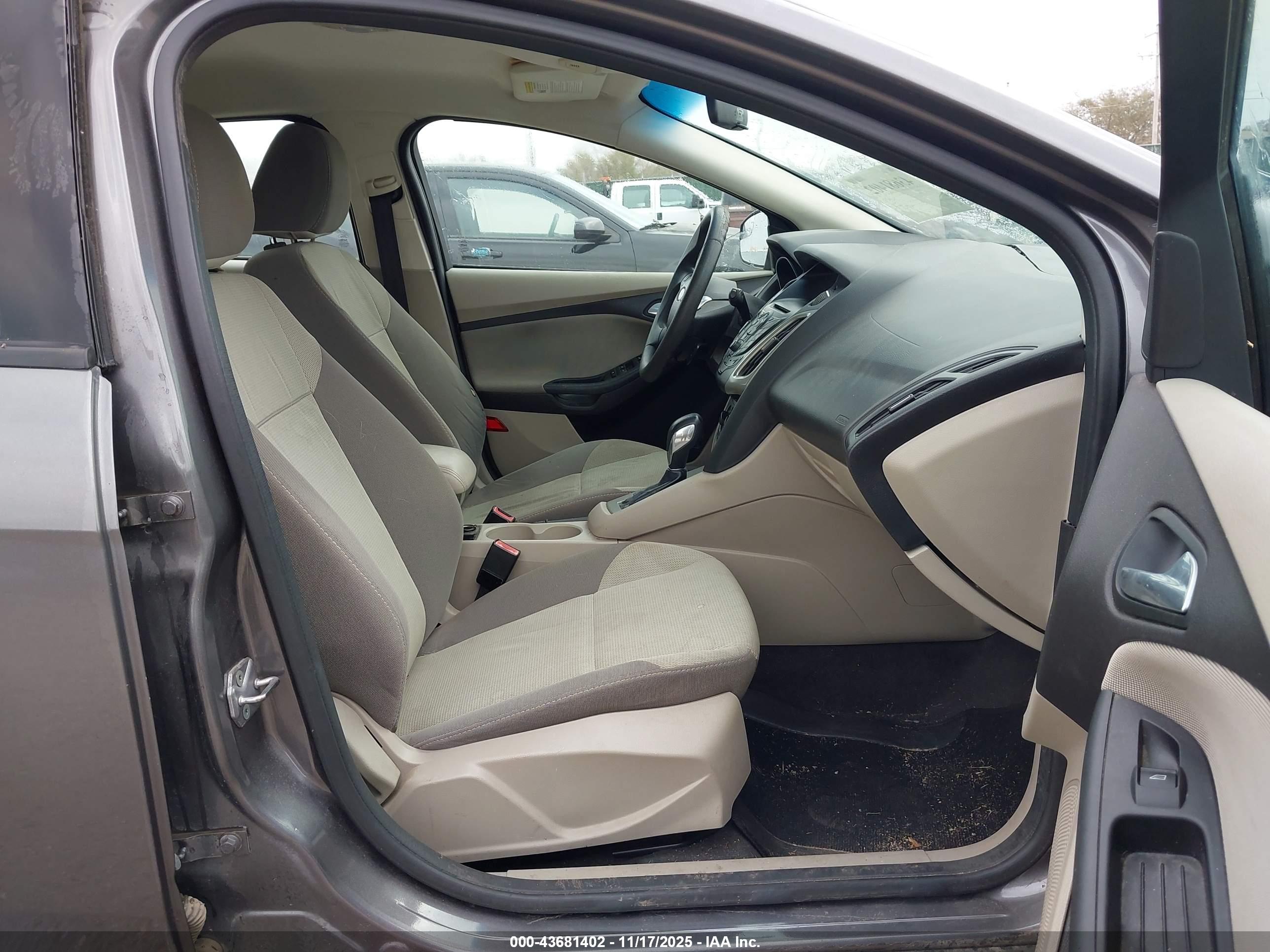 FORD FOCUS image 5