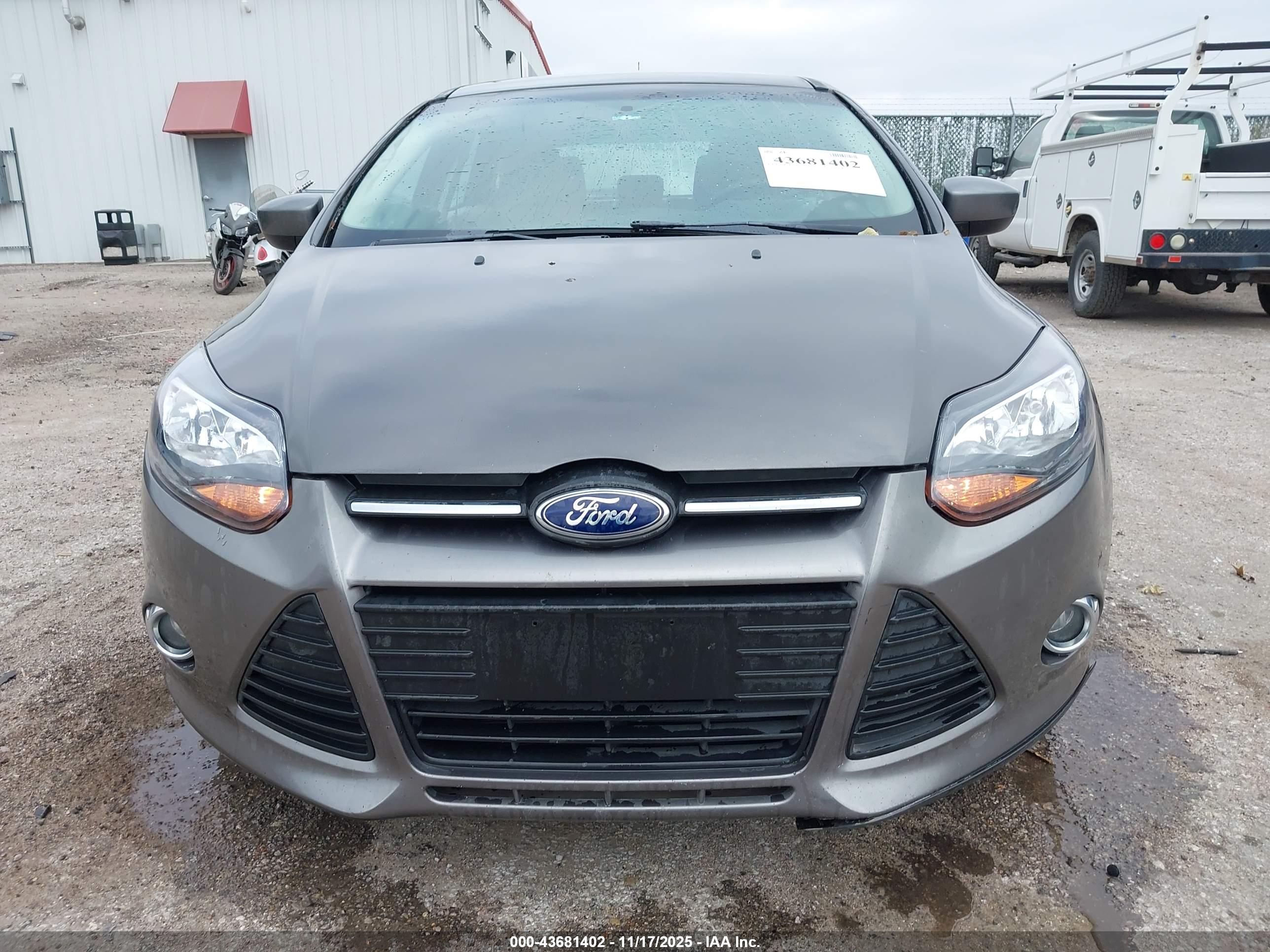 FORD FOCUS image 6