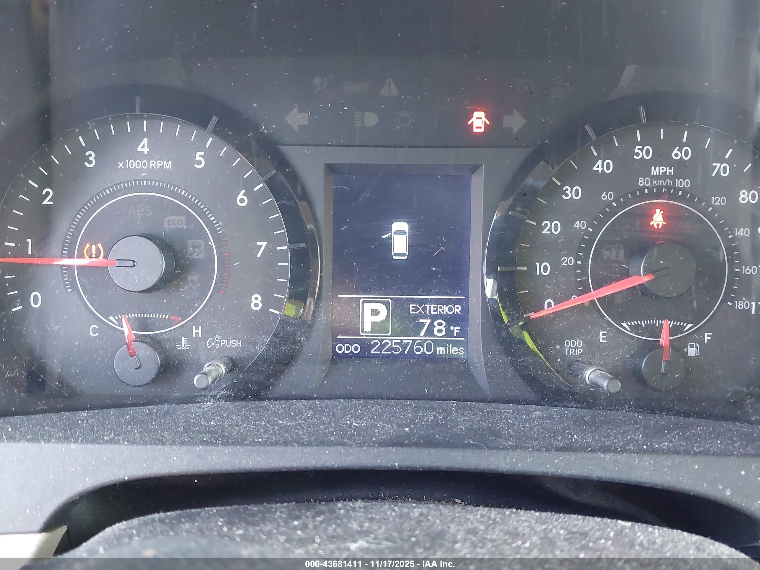 TOYOTA SIENNA image 7