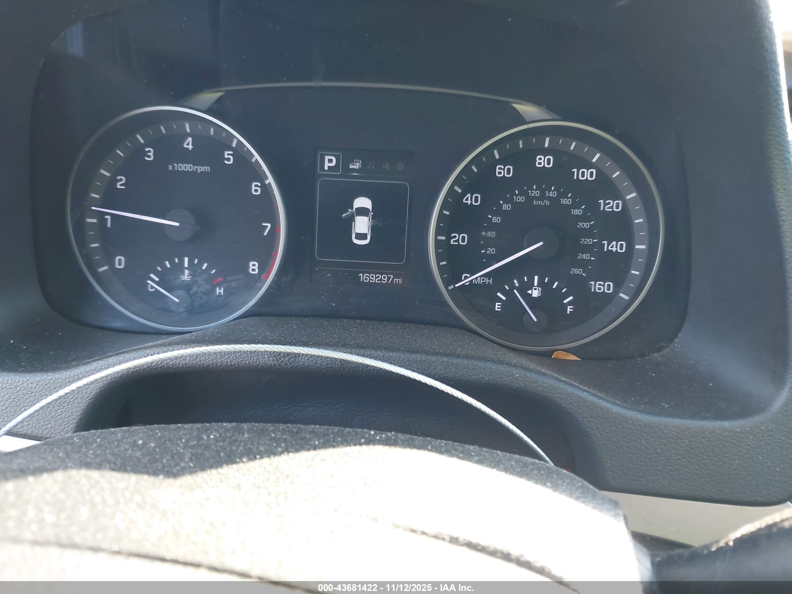 HYUNDAI ELANTRA image 7