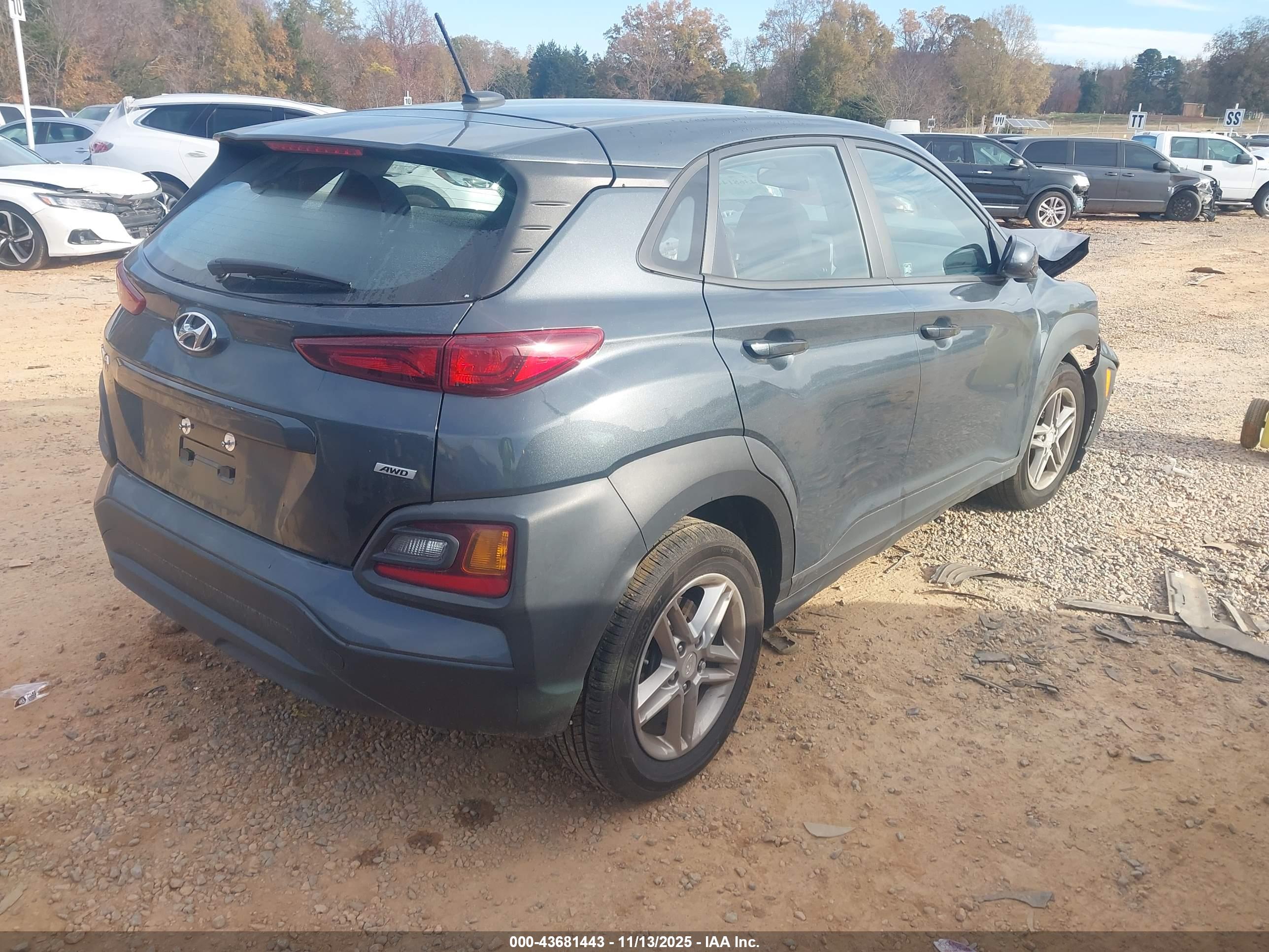 HYUNDAI KONA image 4