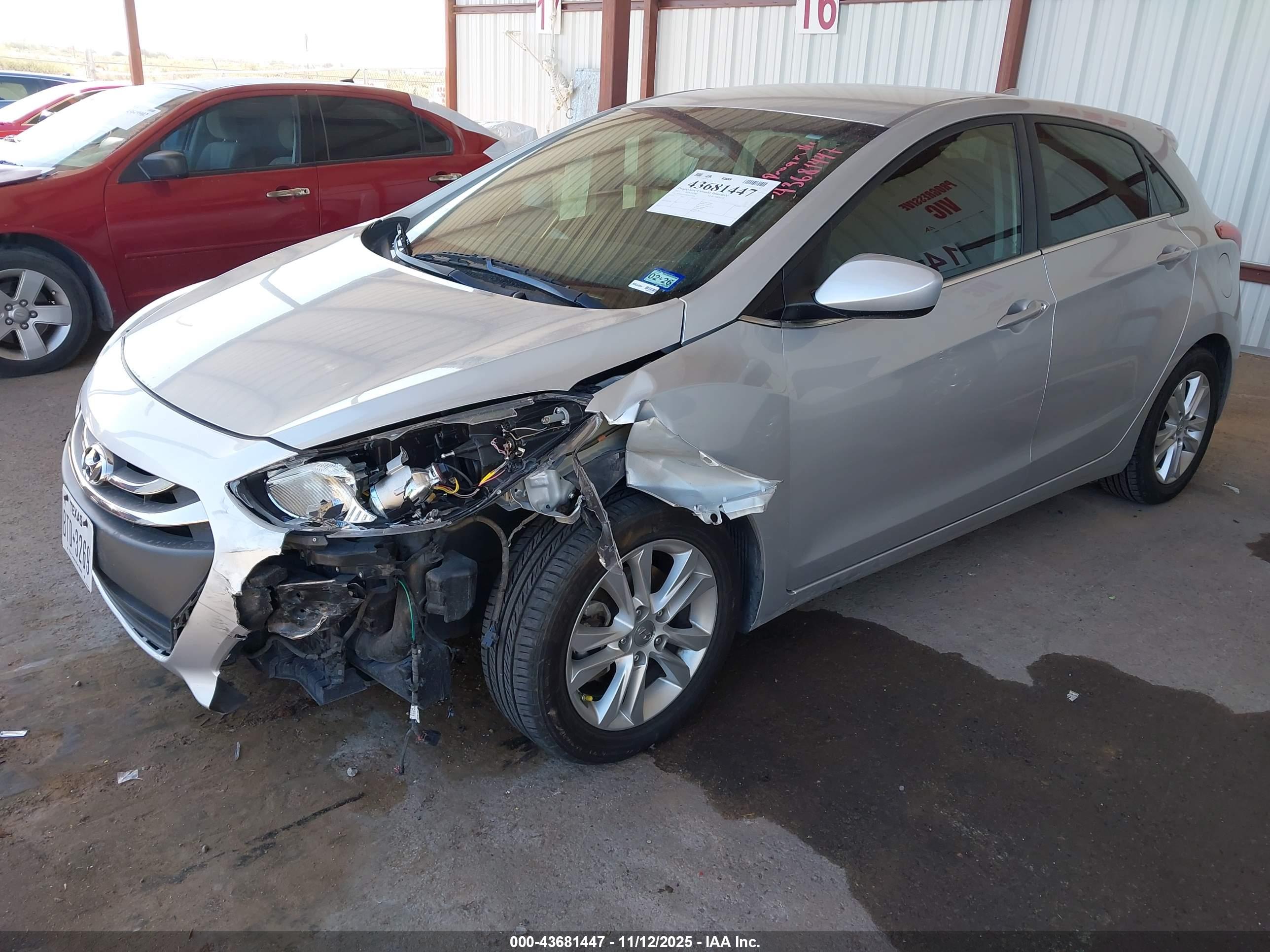 HYUNDAI ELANTRA image 2