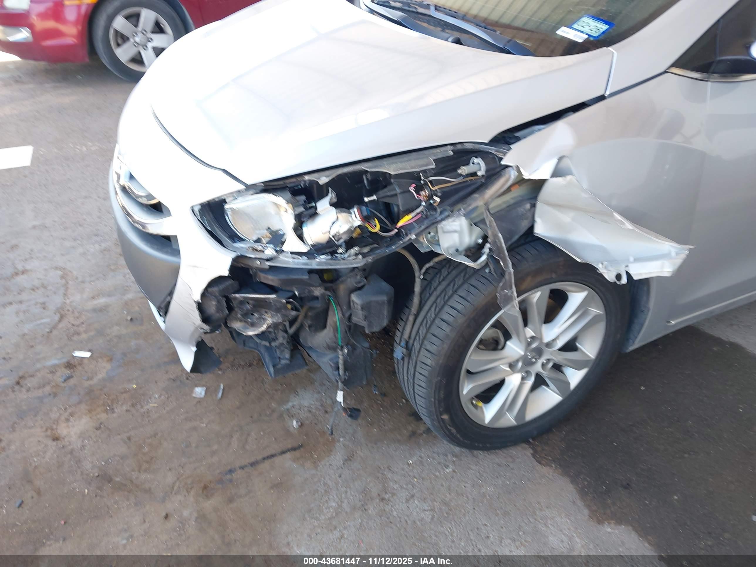 HYUNDAI ELANTRA image 6