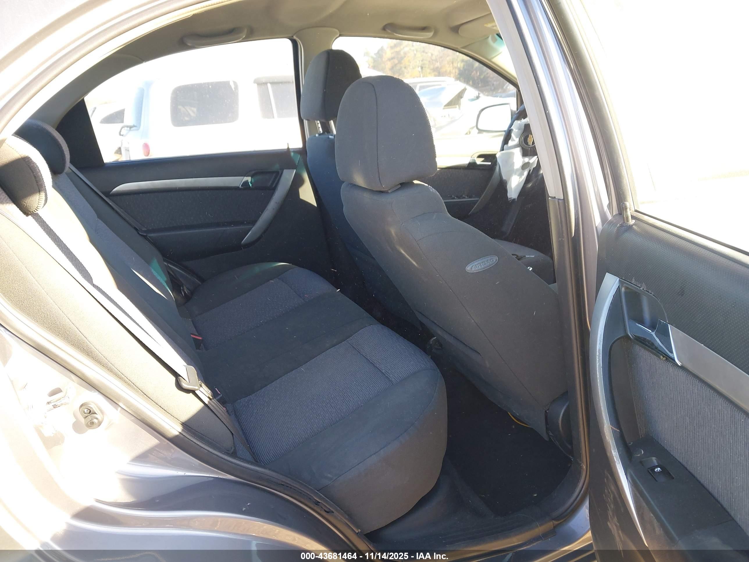 CHEVROLET AVEO image 8
