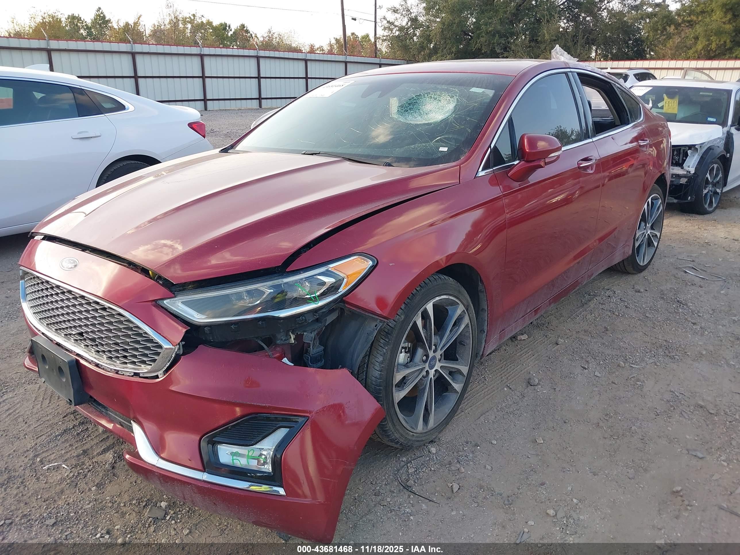 FORD FUSION image 2