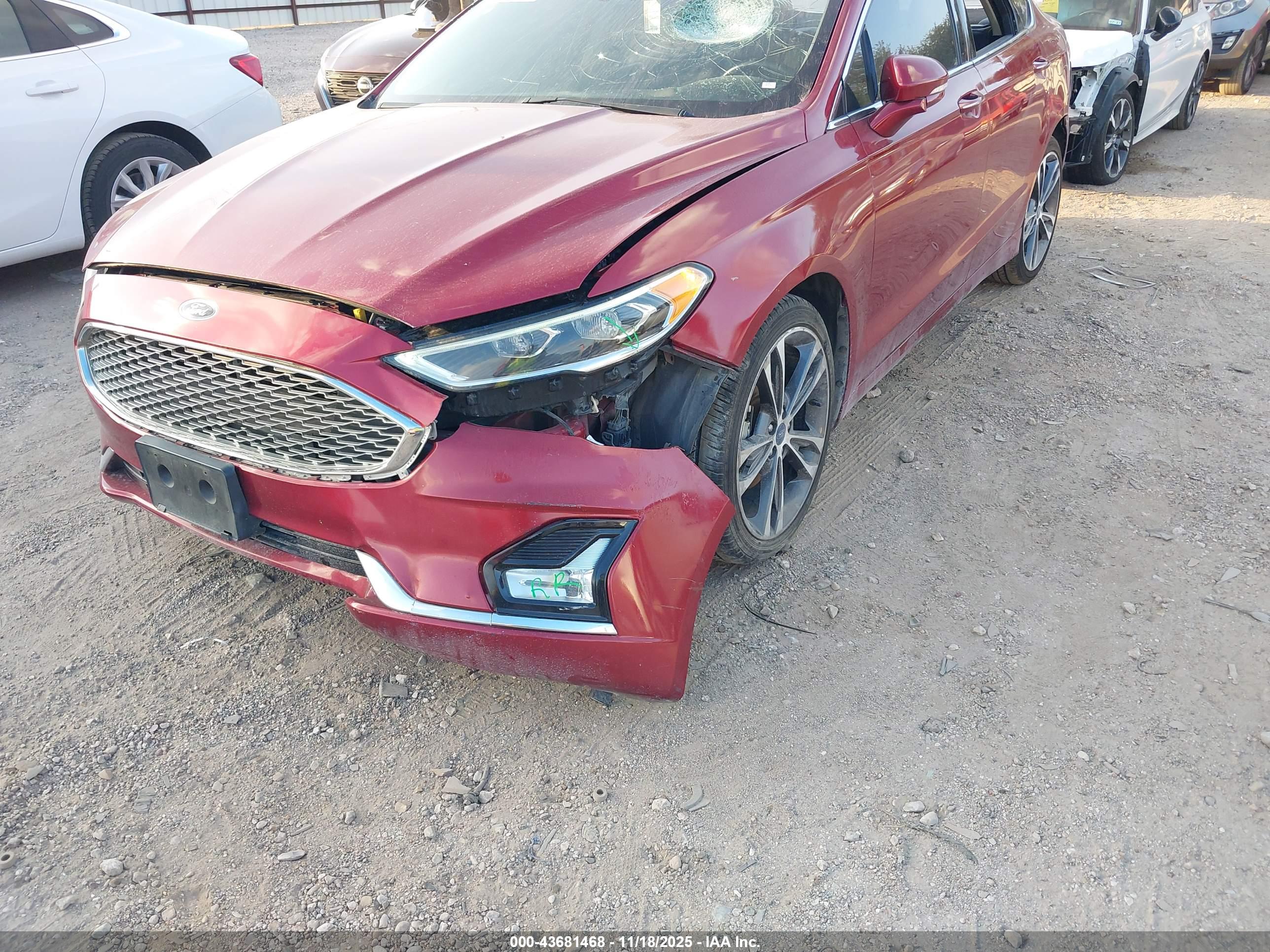 FORD FUSION image 6