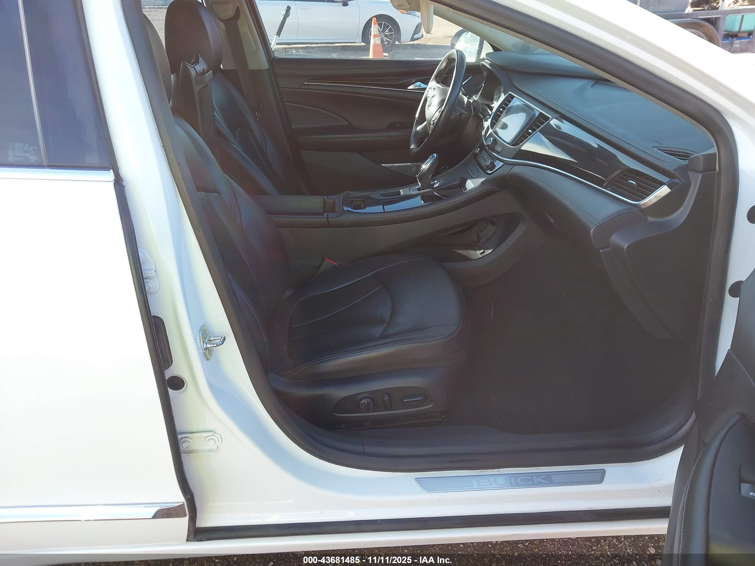 BUICK LACROSSE image 5