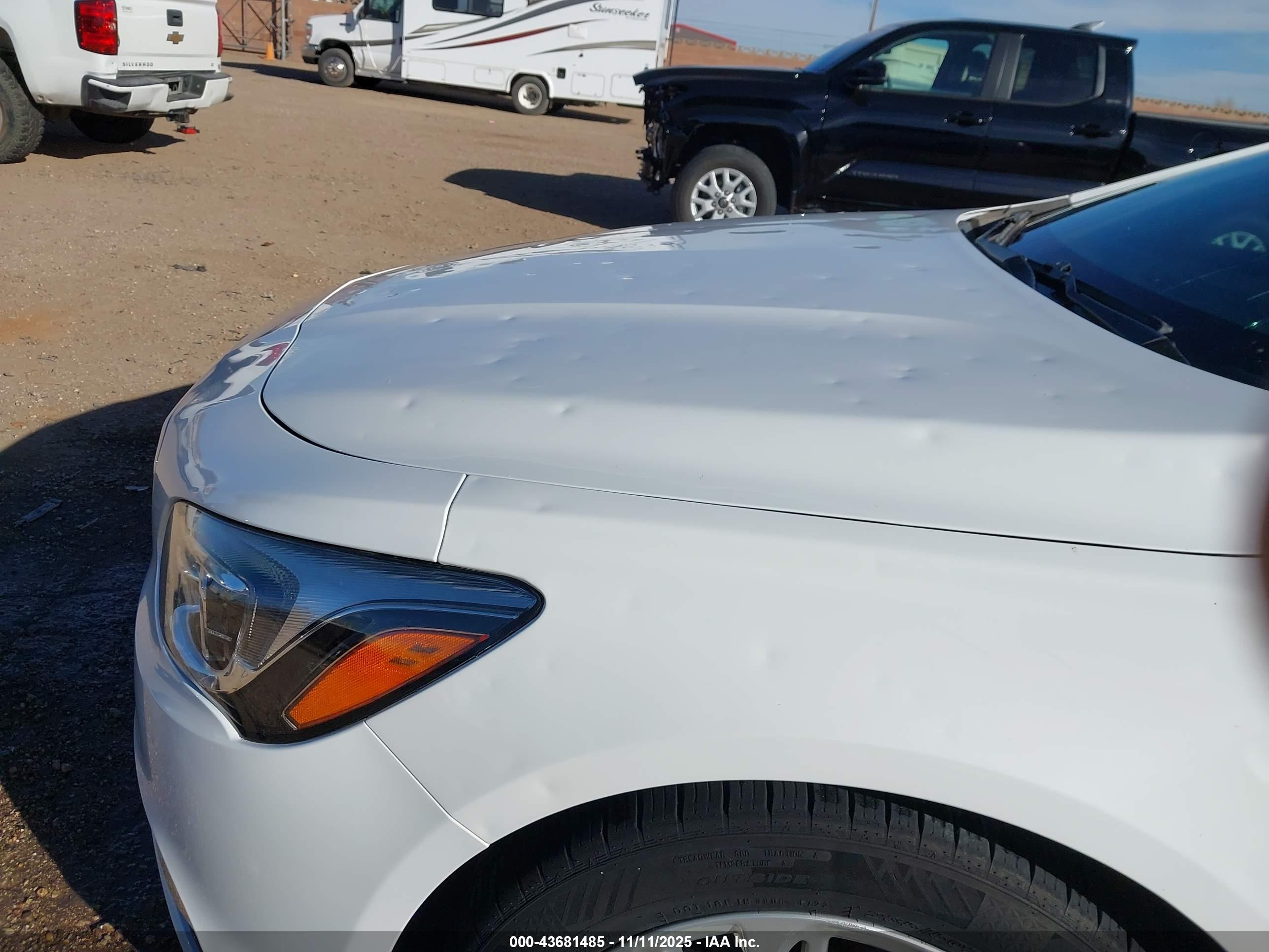 BUICK LACROSSE image 6