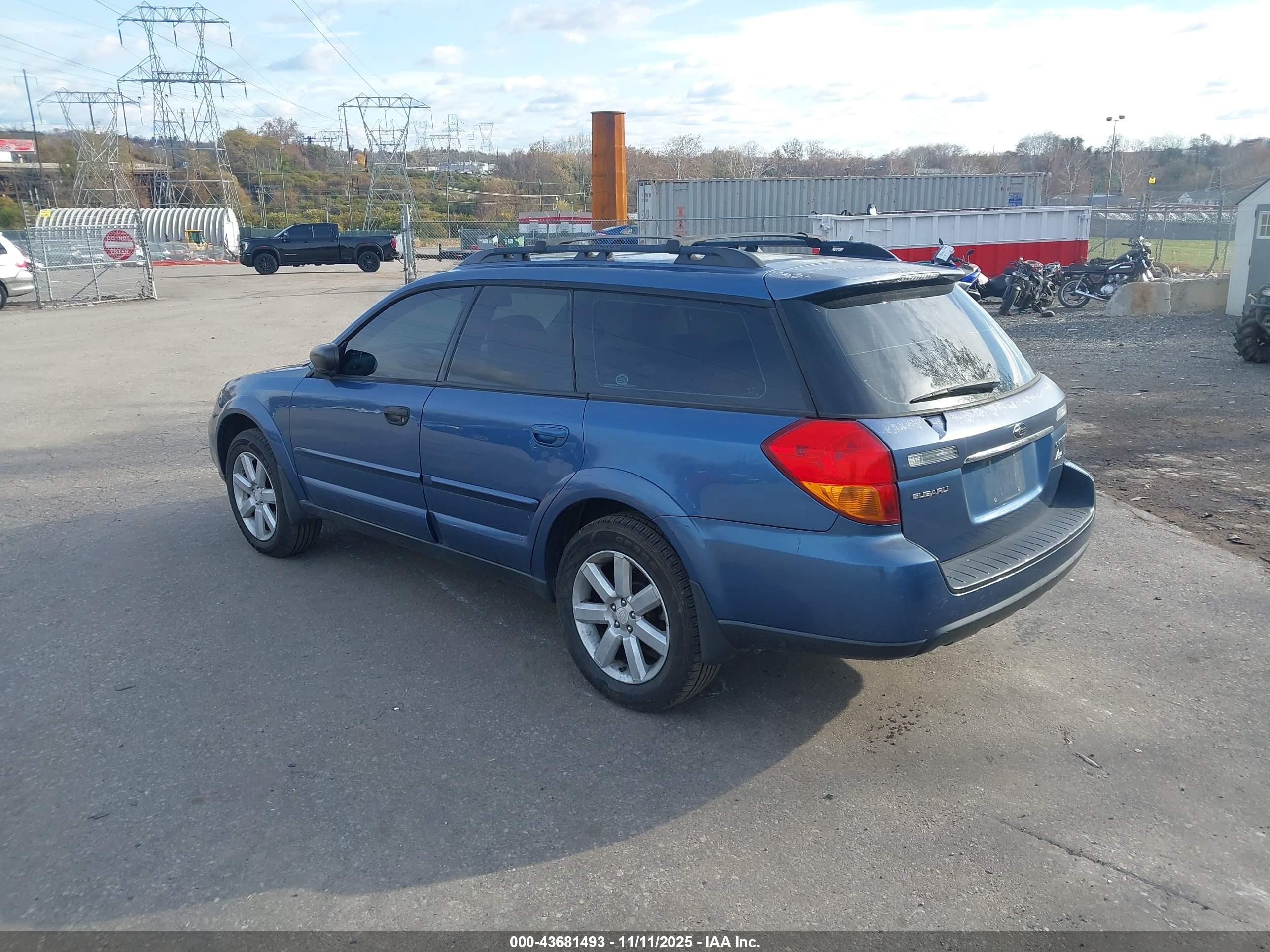SUBARU OUTBACK image 3