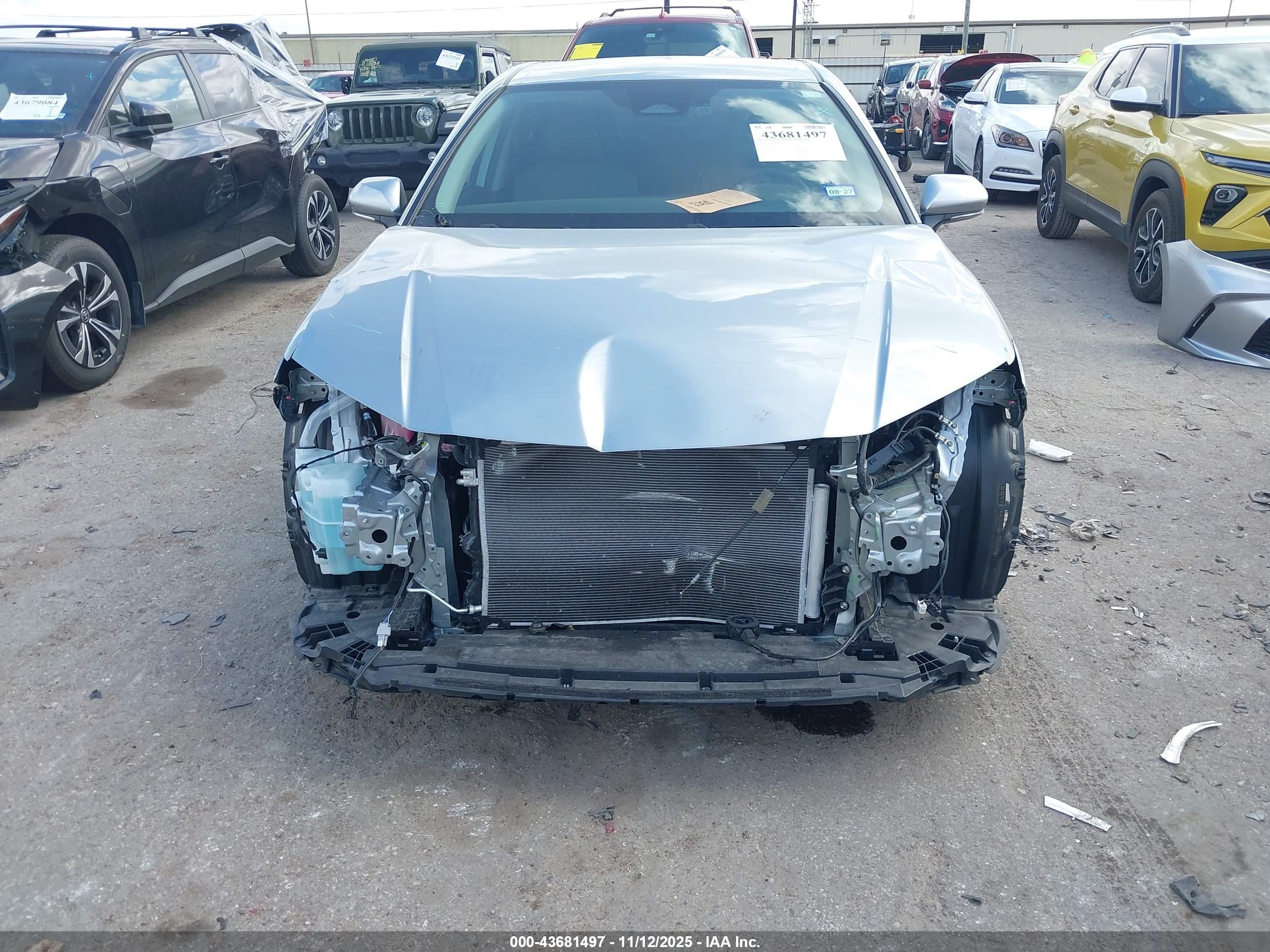 TOYOTA CAMRY image 6