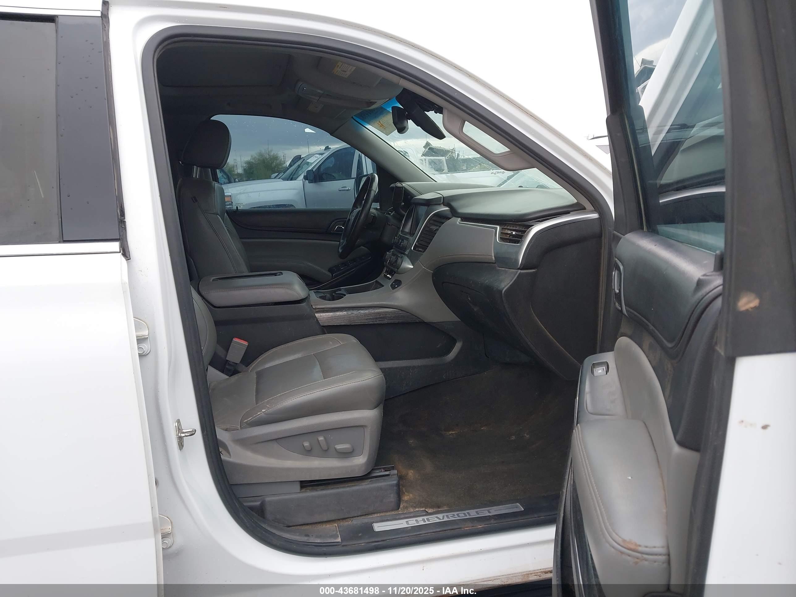 CHEVROLET TAHOE image 5