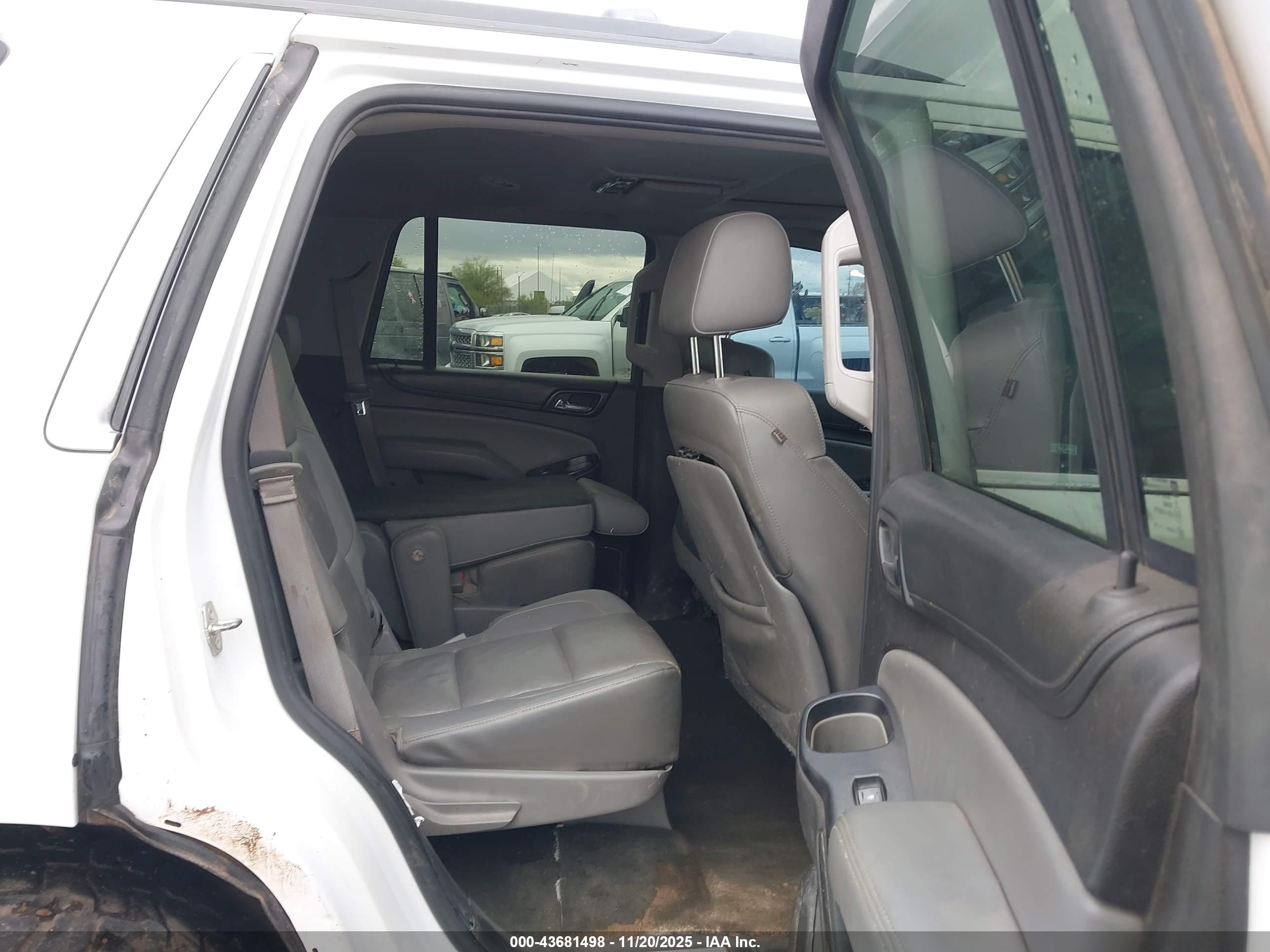 CHEVROLET TAHOE image 8