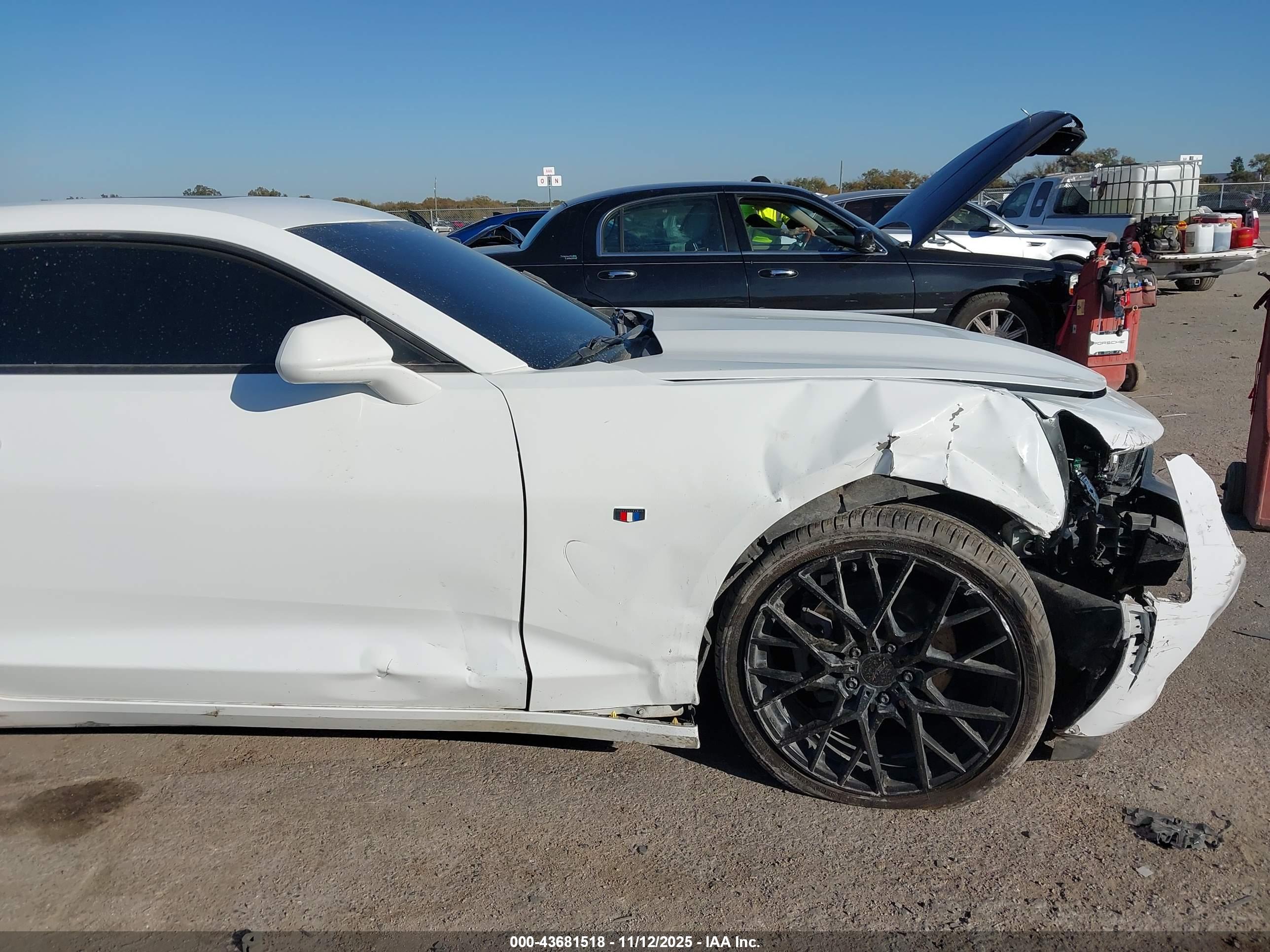 CHEVROLET CAMARO image 6