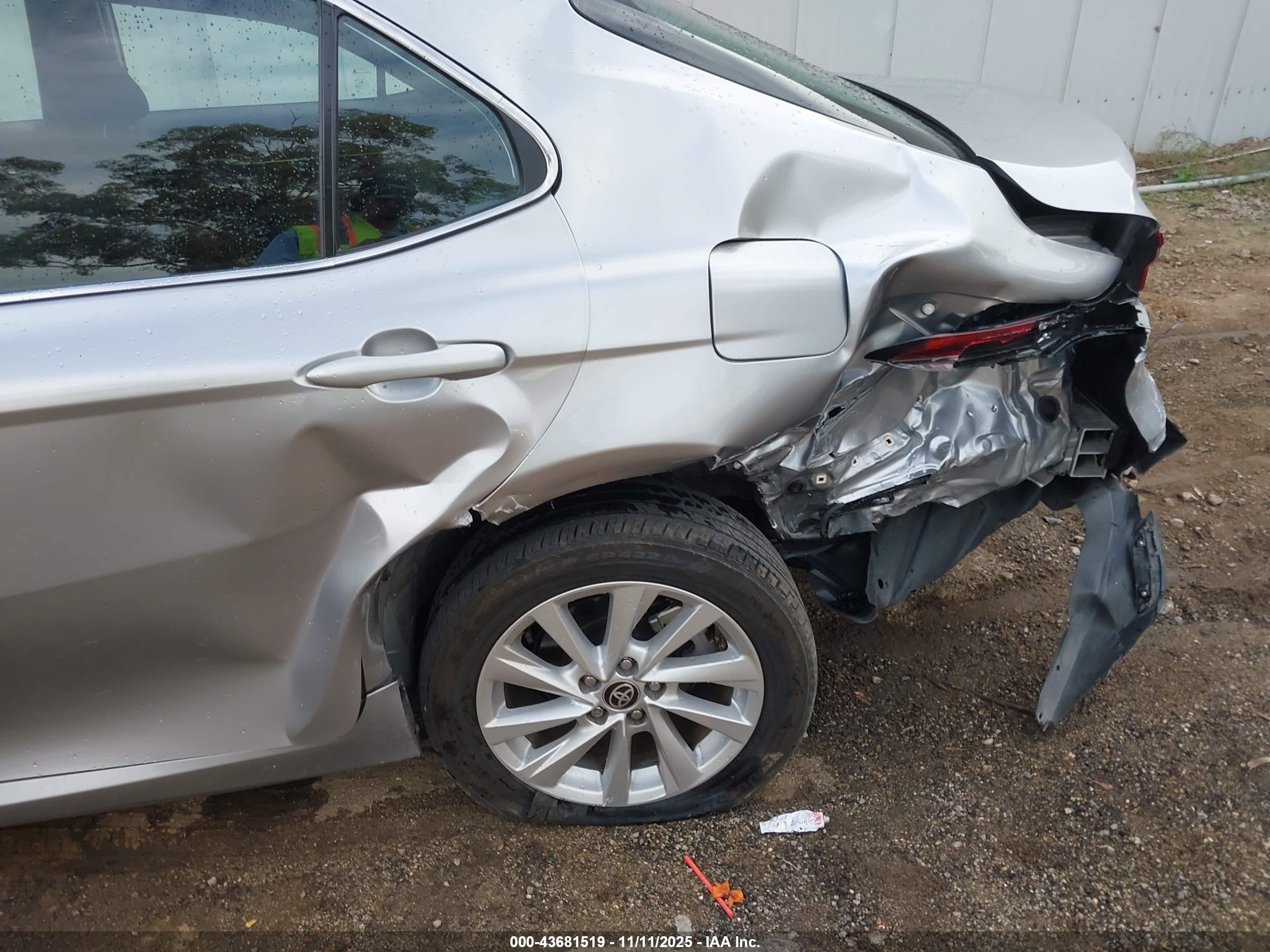 TOYOTA CAMRY image 6