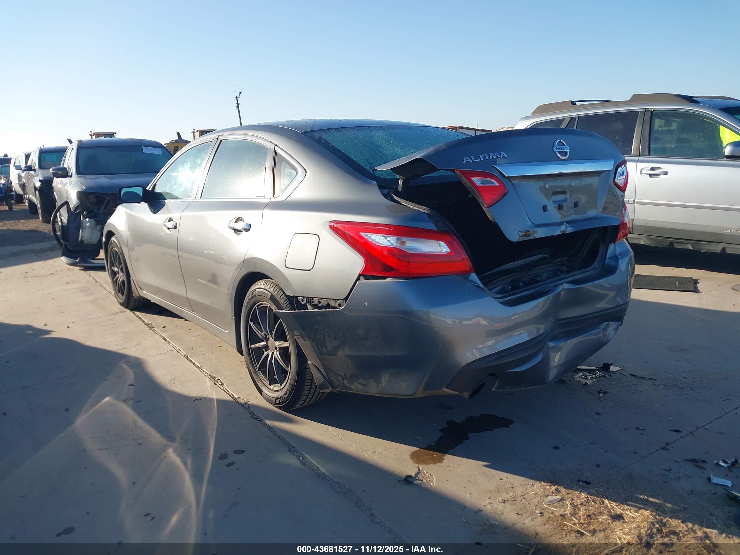 NISSAN ALTIMA image 3