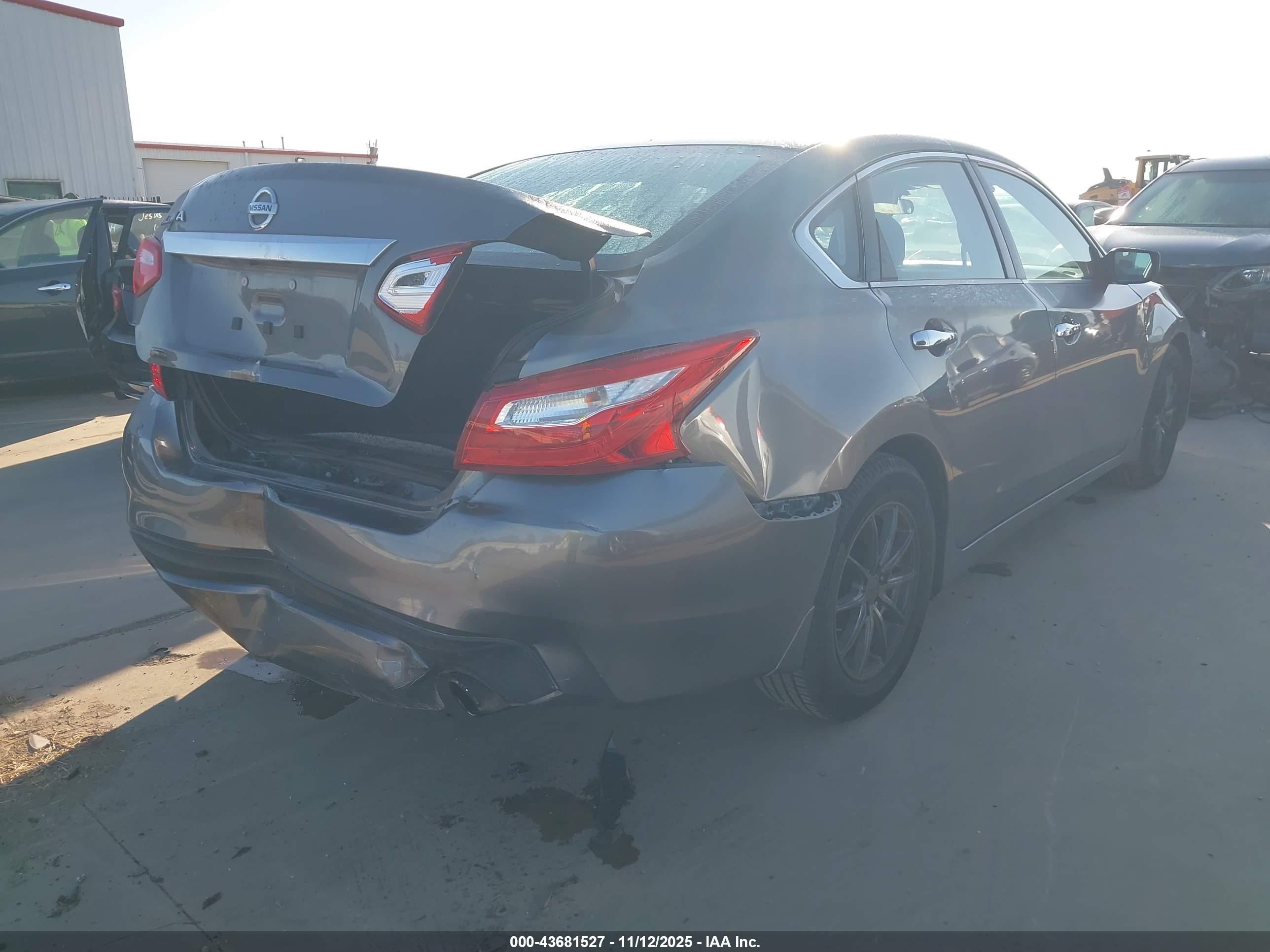 NISSAN ALTIMA image 4