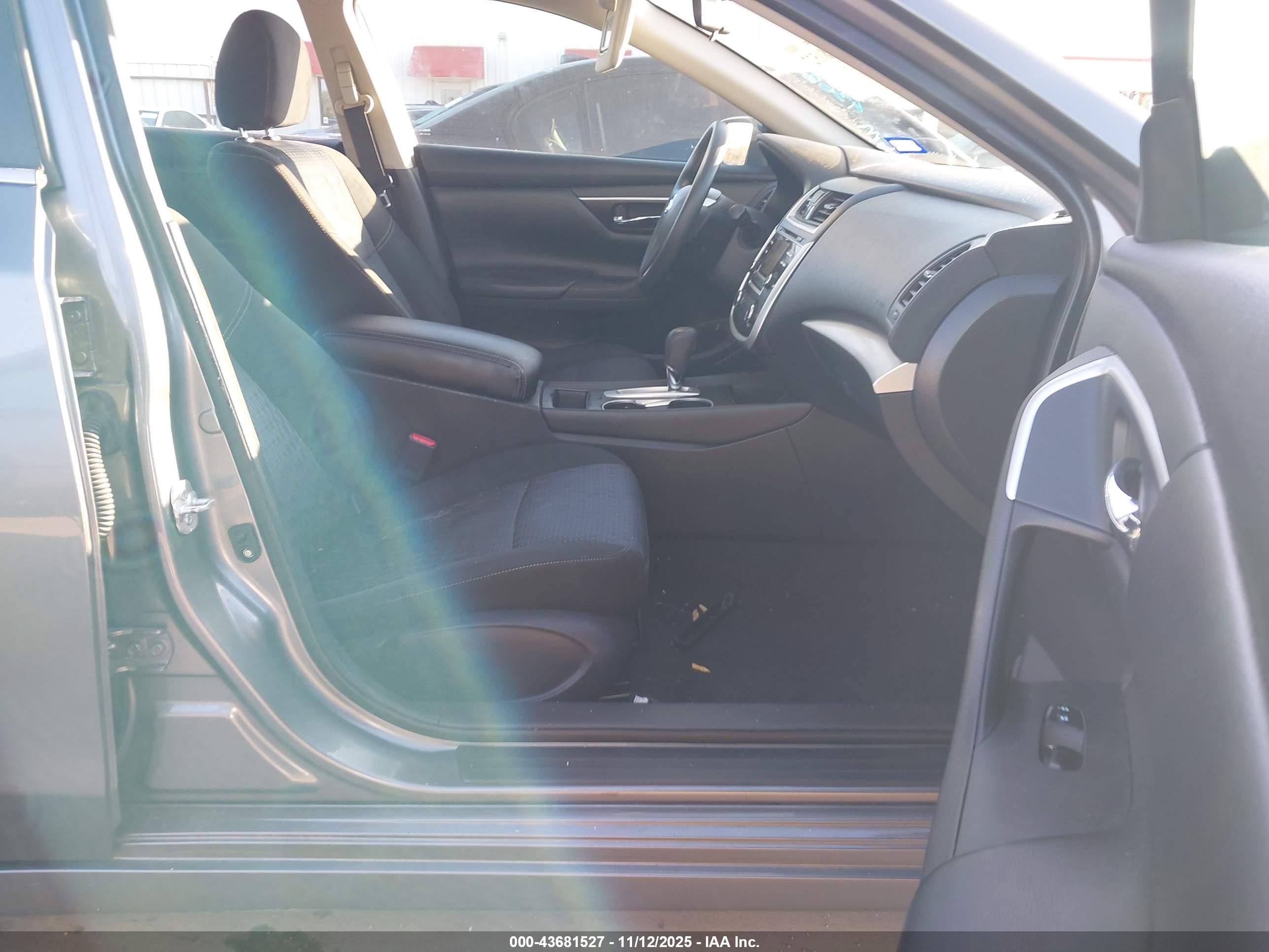 NISSAN ALTIMA image 5