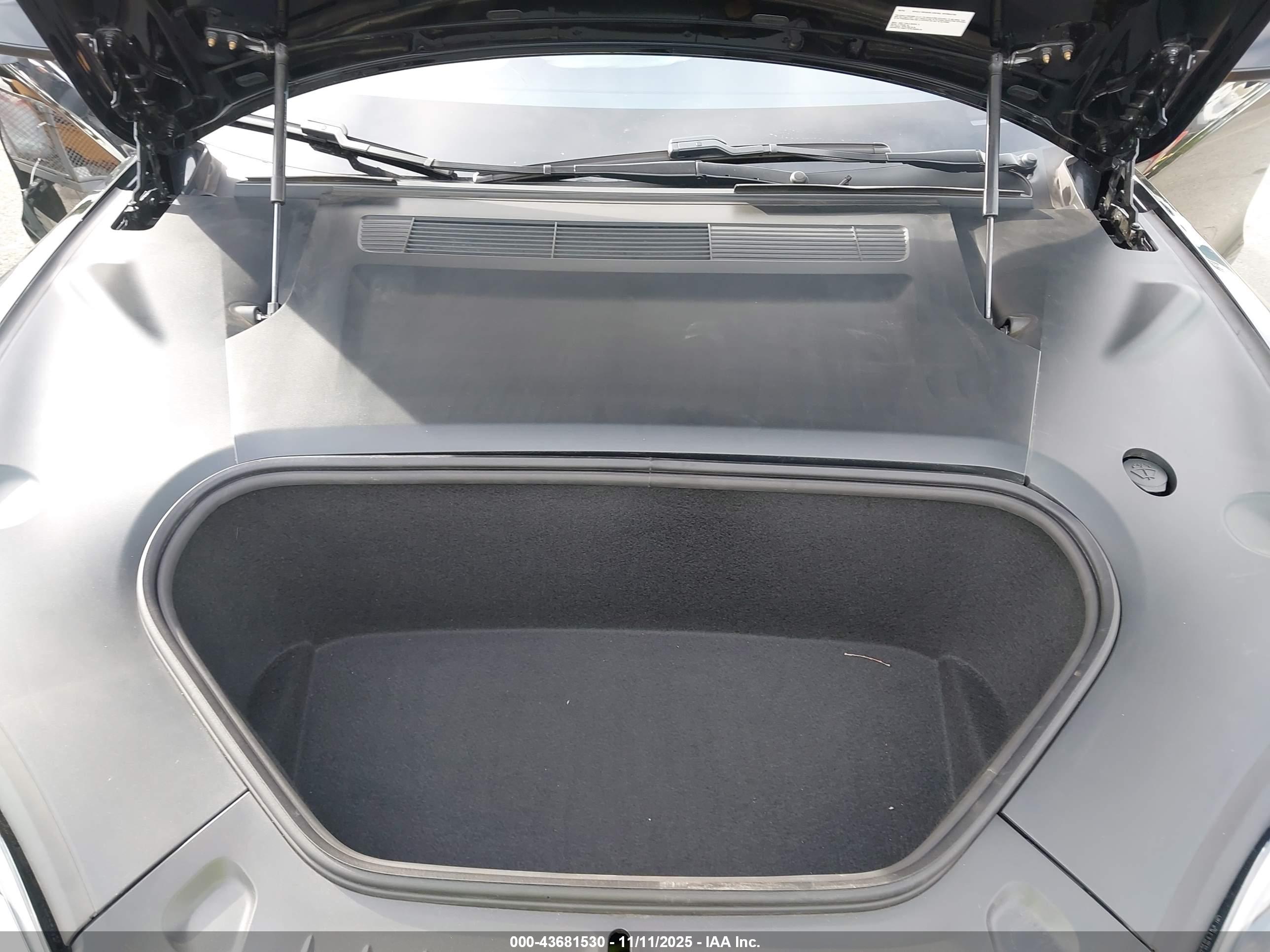 TESLA MODEL image 10