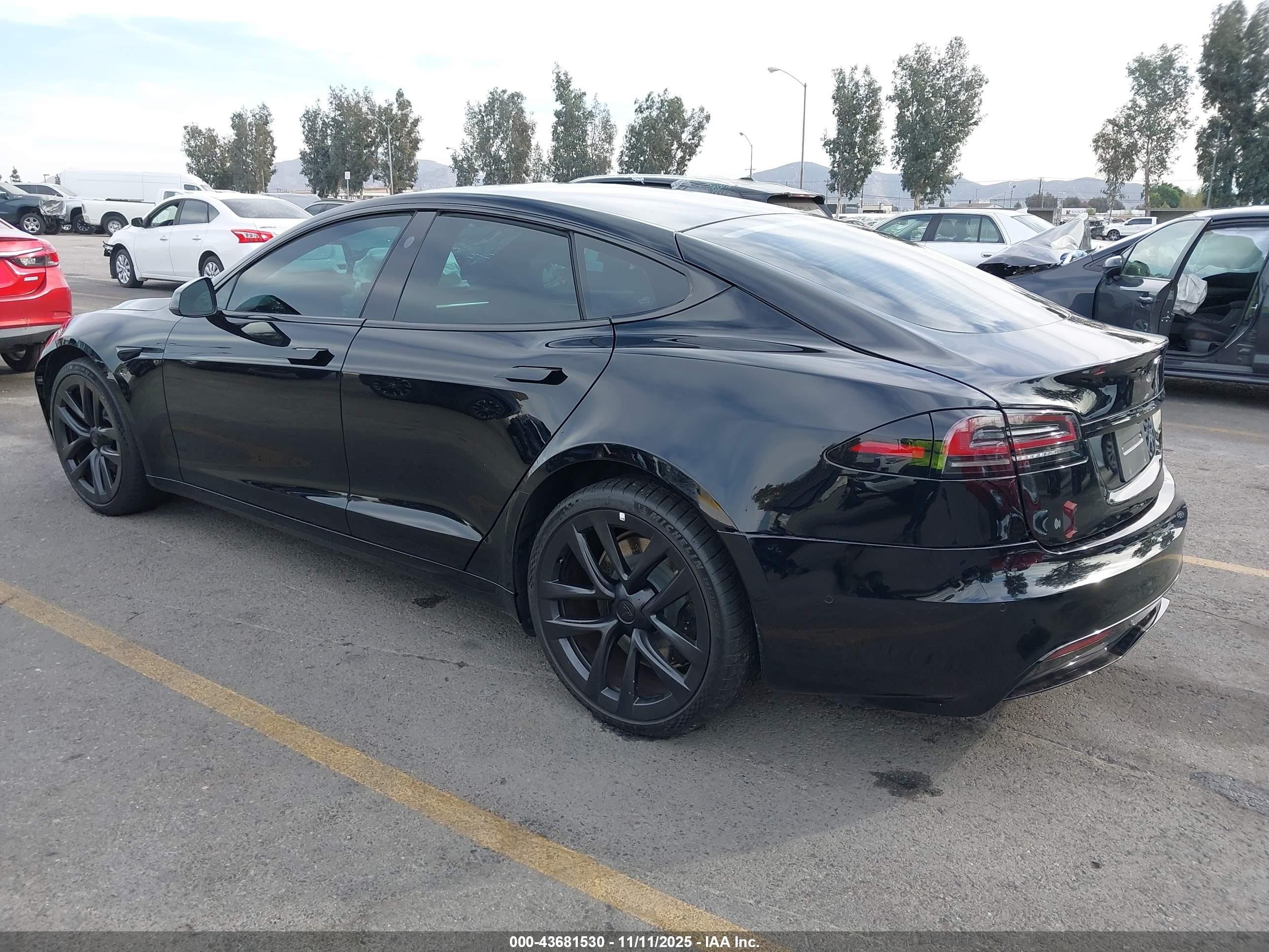 TESLA MODEL image 3