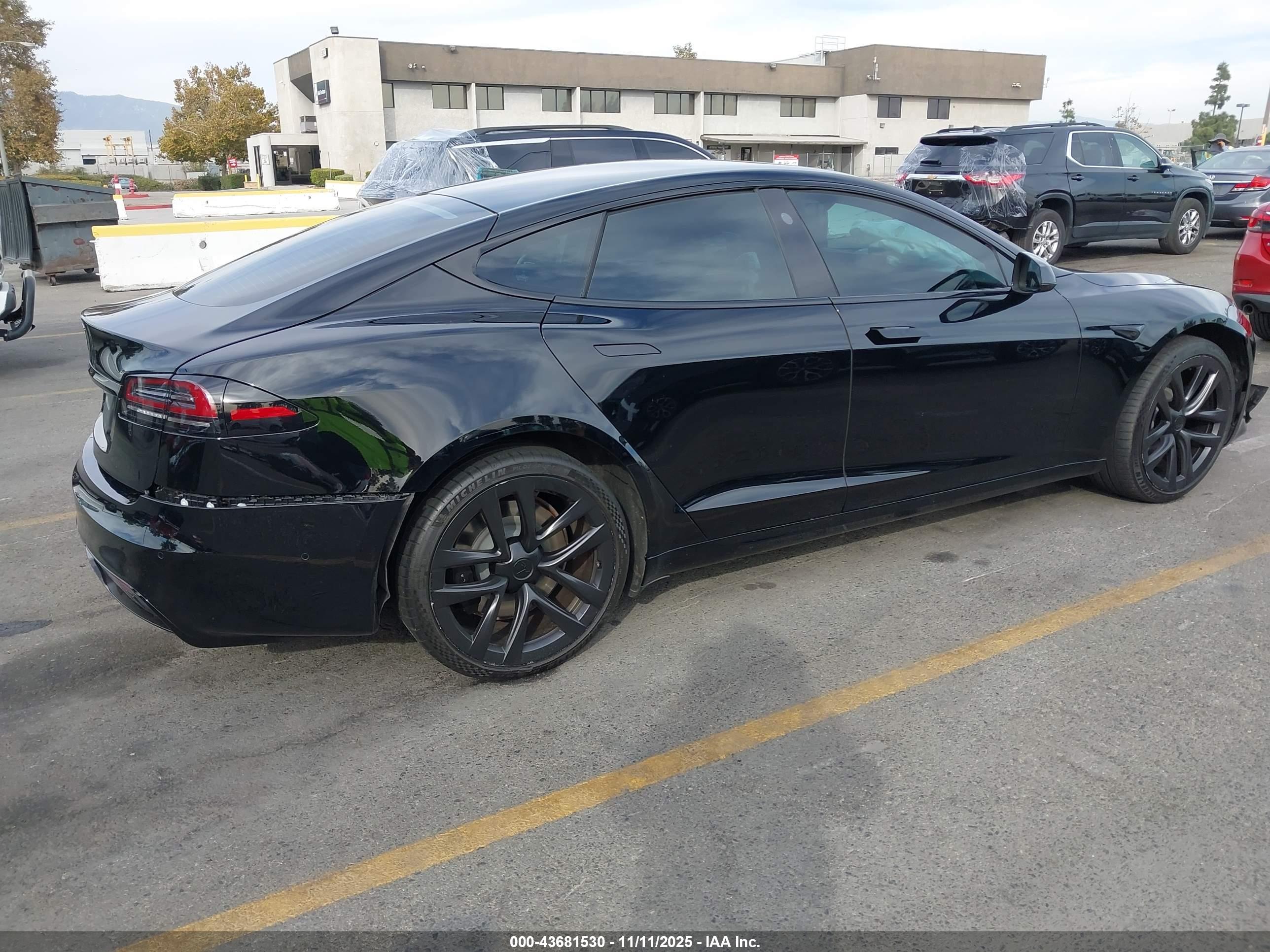 TESLA MODEL image 4