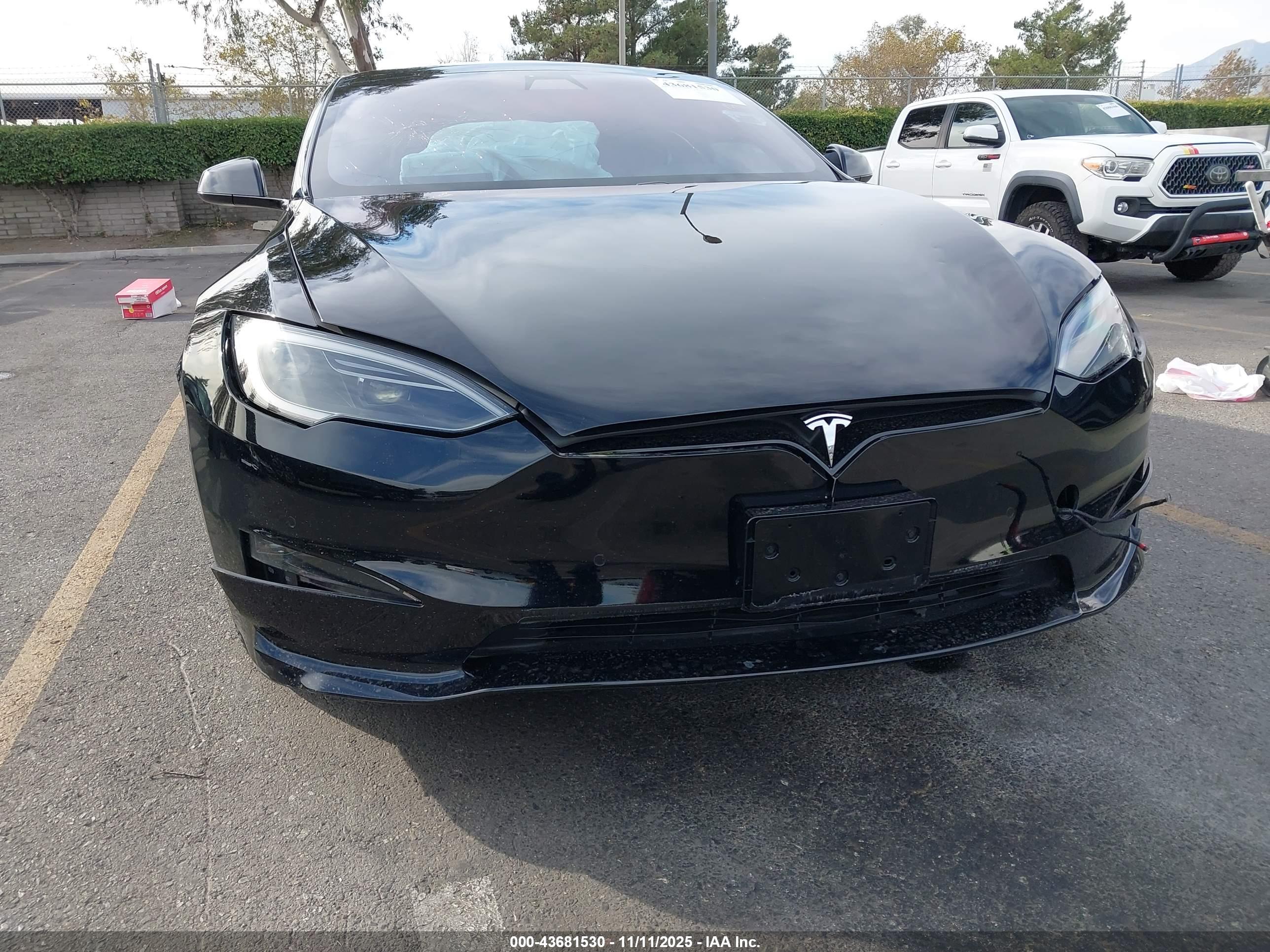 TESLA MODEL image 6