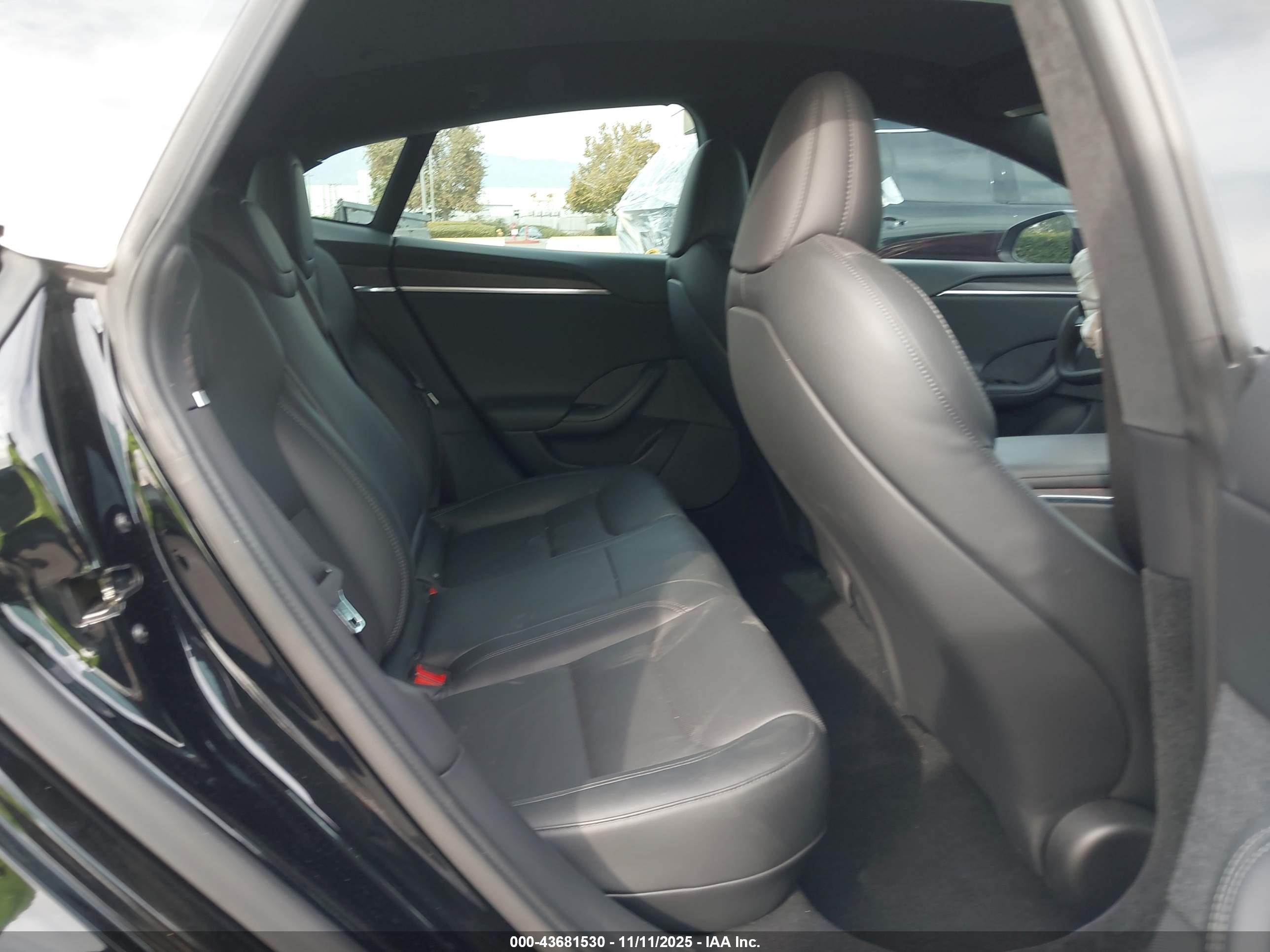 TESLA MODEL image 8