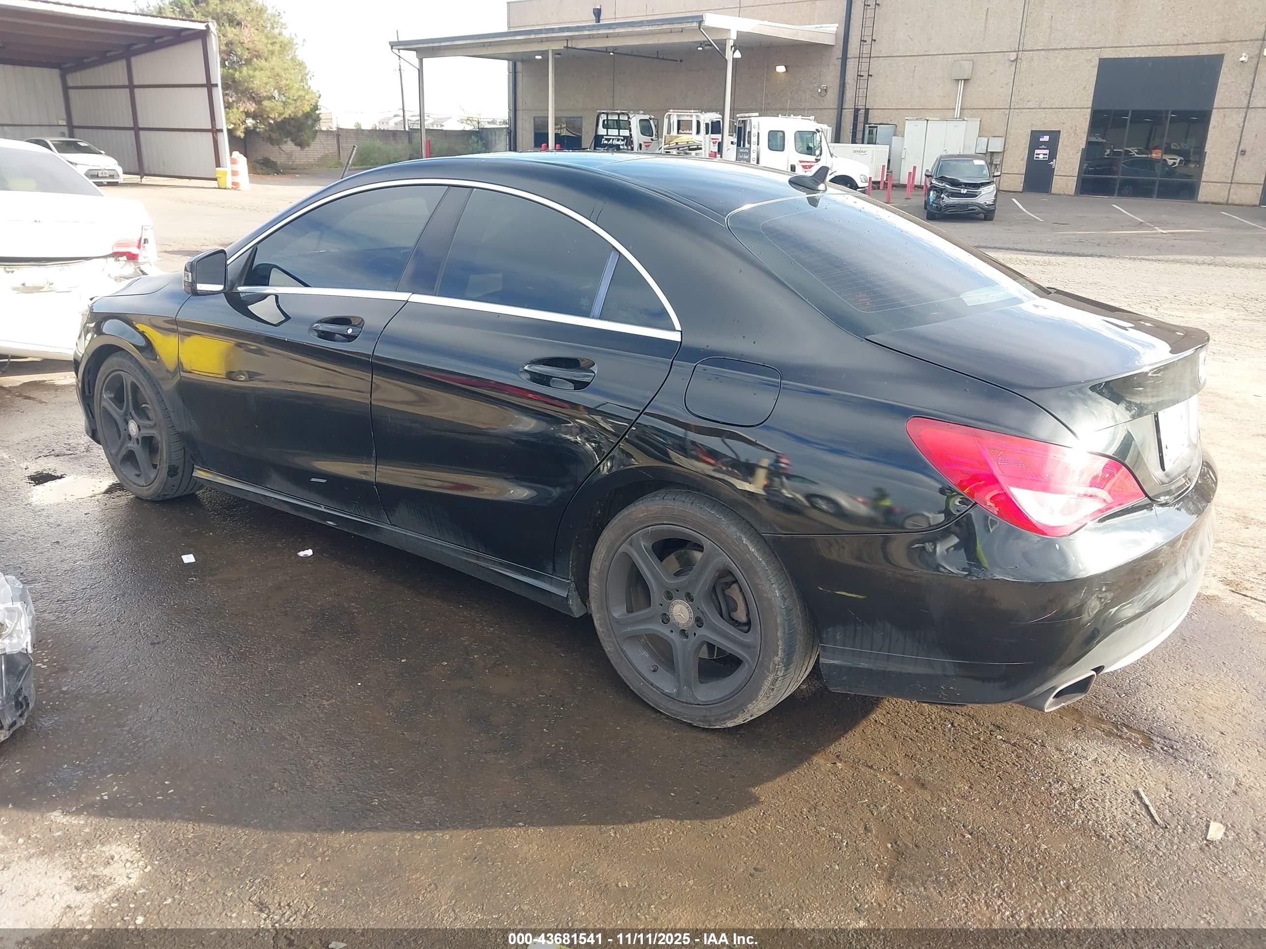 MERCEDES-BENZ CLA image 3