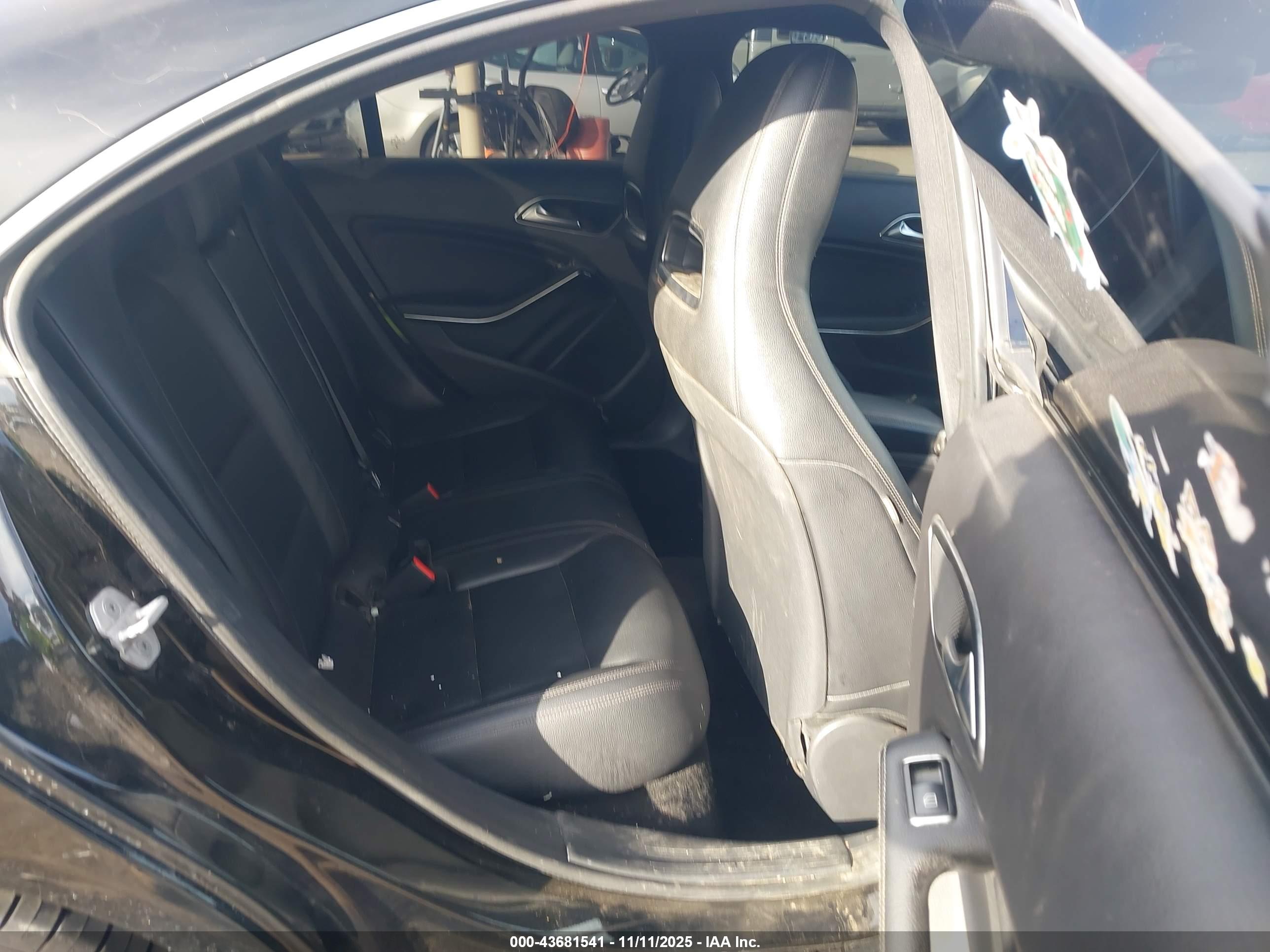 MERCEDES-BENZ CLA image 8
