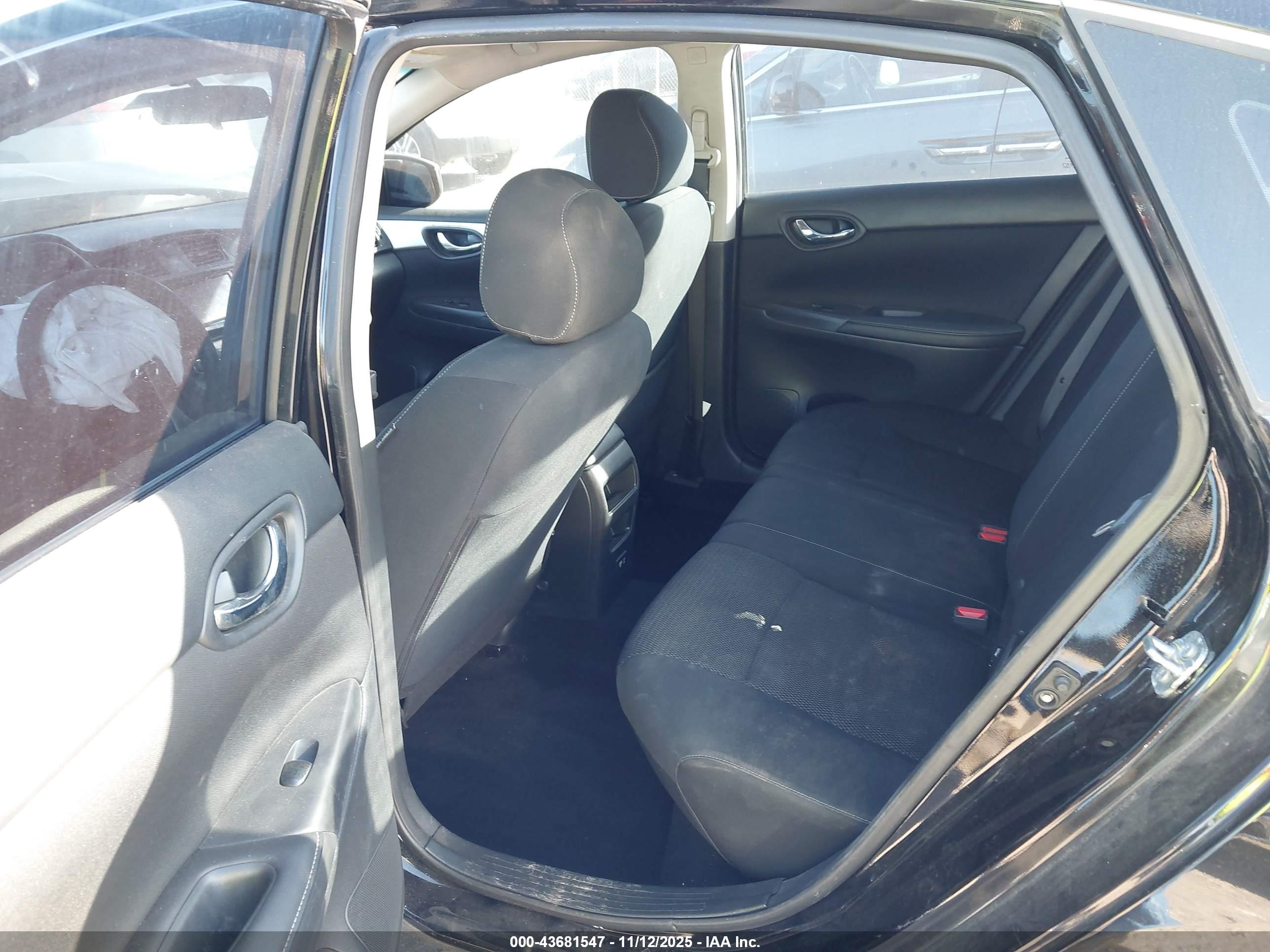 NISSAN SENTRA image 8