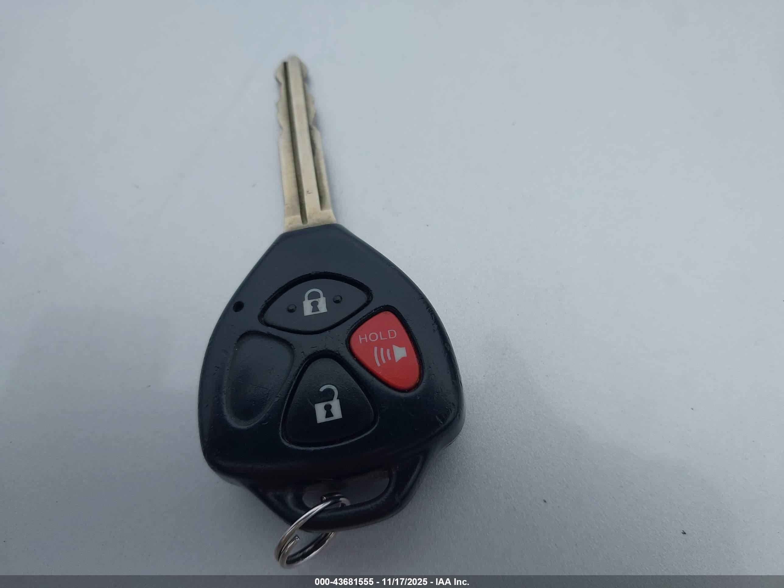 TOYOTA RAV4 image 11