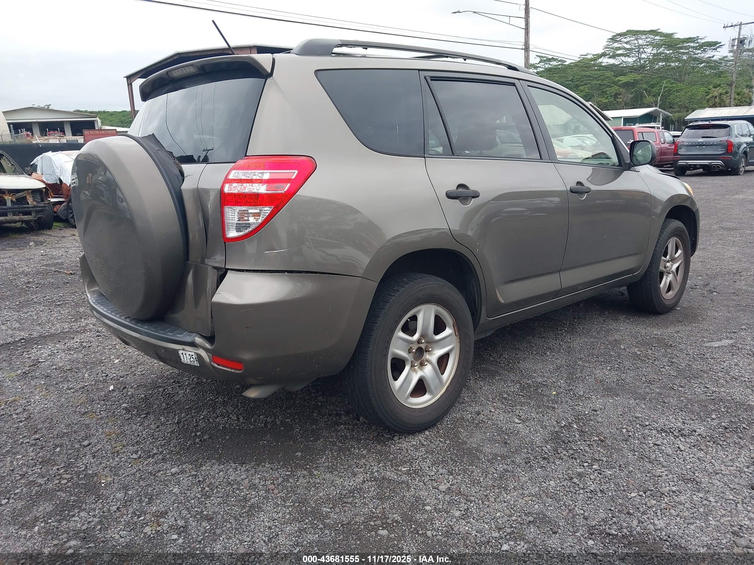 TOYOTA RAV4 image 4