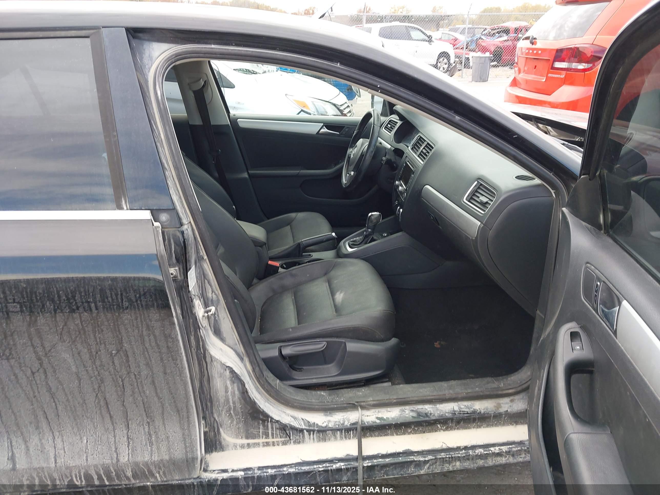 VOLKSWAGEN JETTA image 5