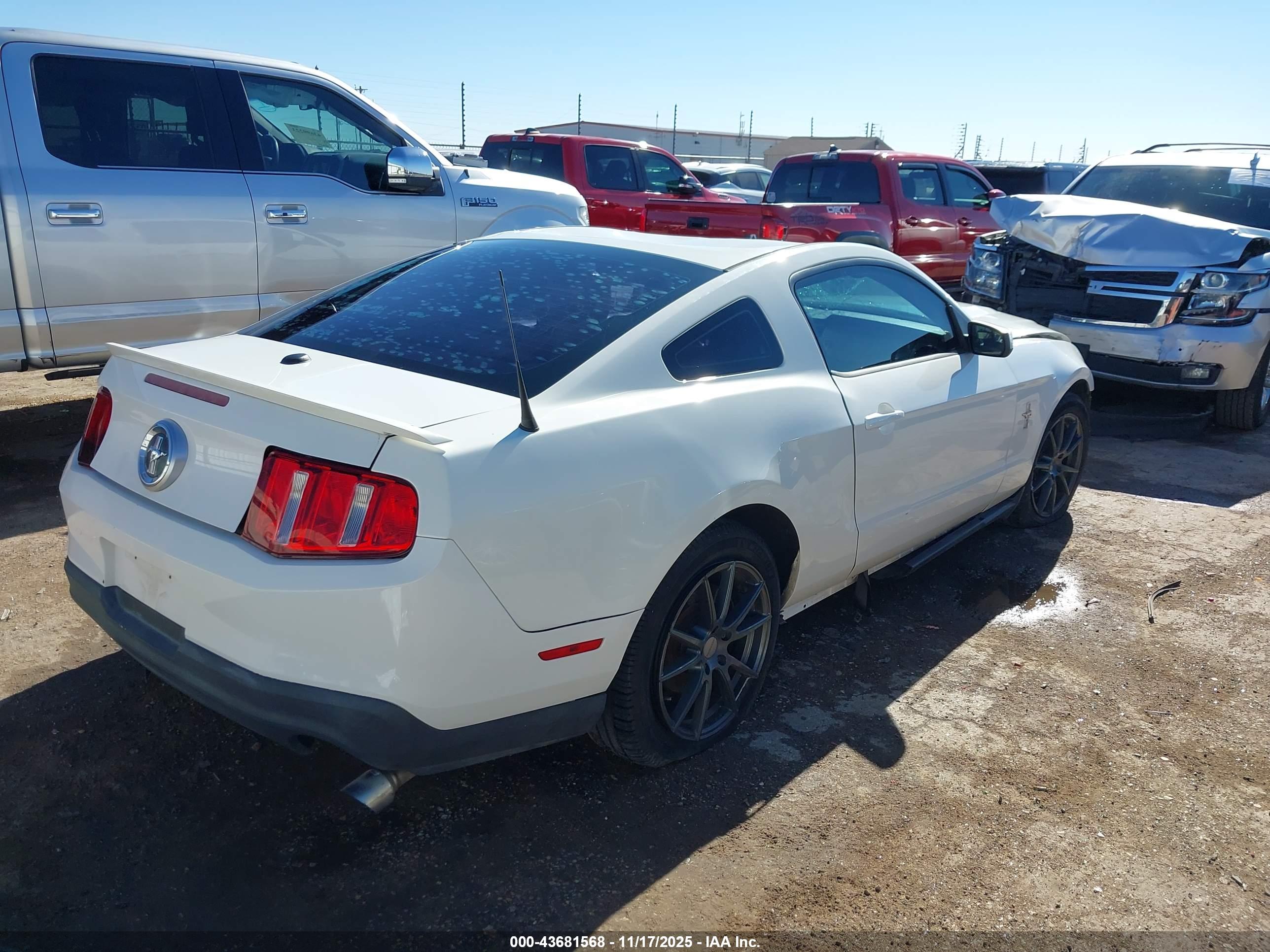 FORD MUSTANG image 4