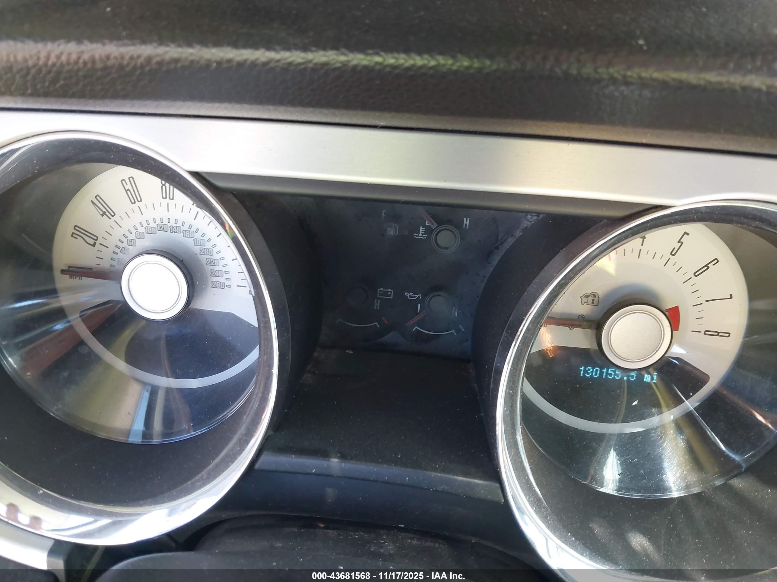 FORD MUSTANG image 7