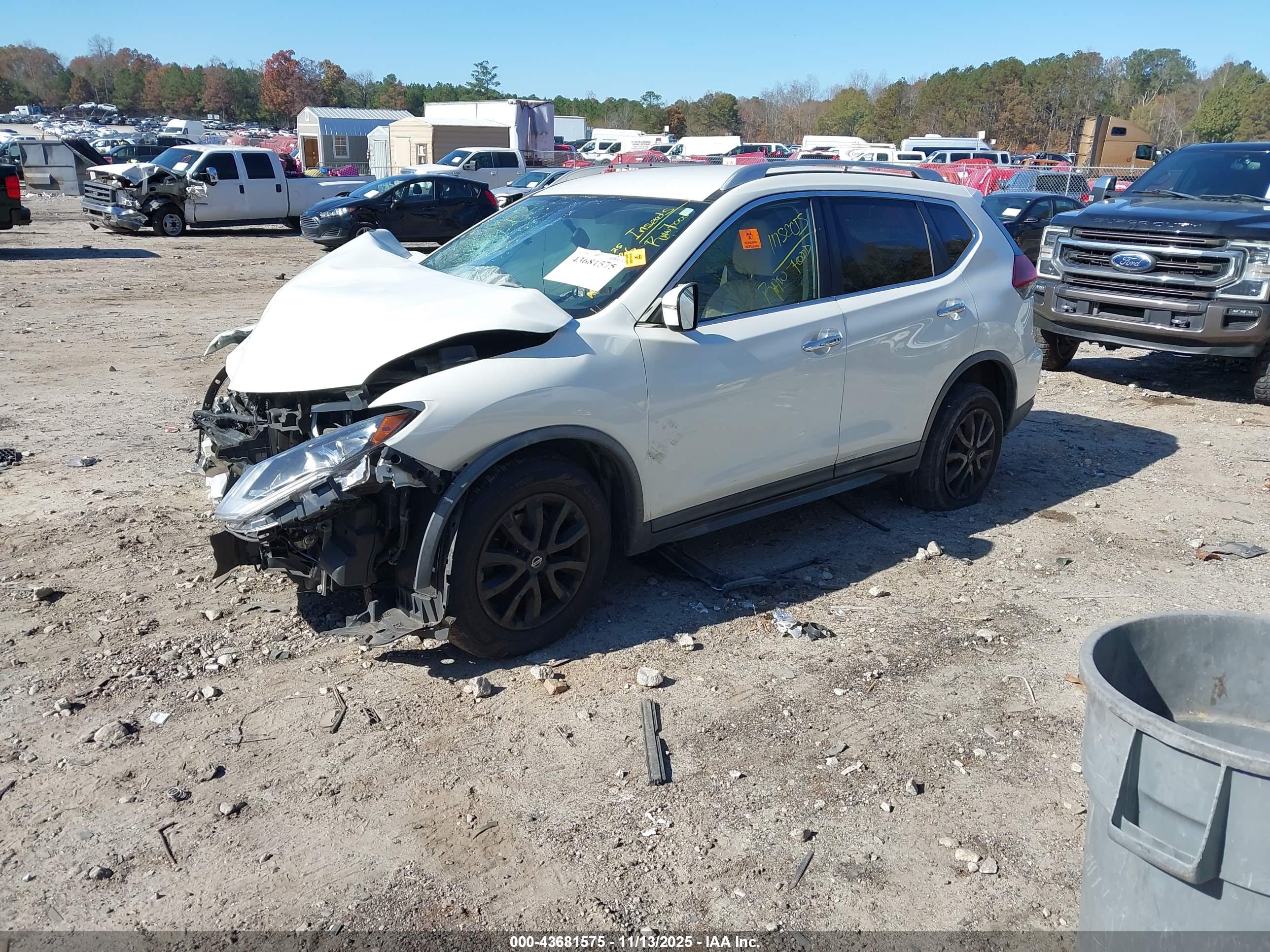 NISSAN ROGUE image 2