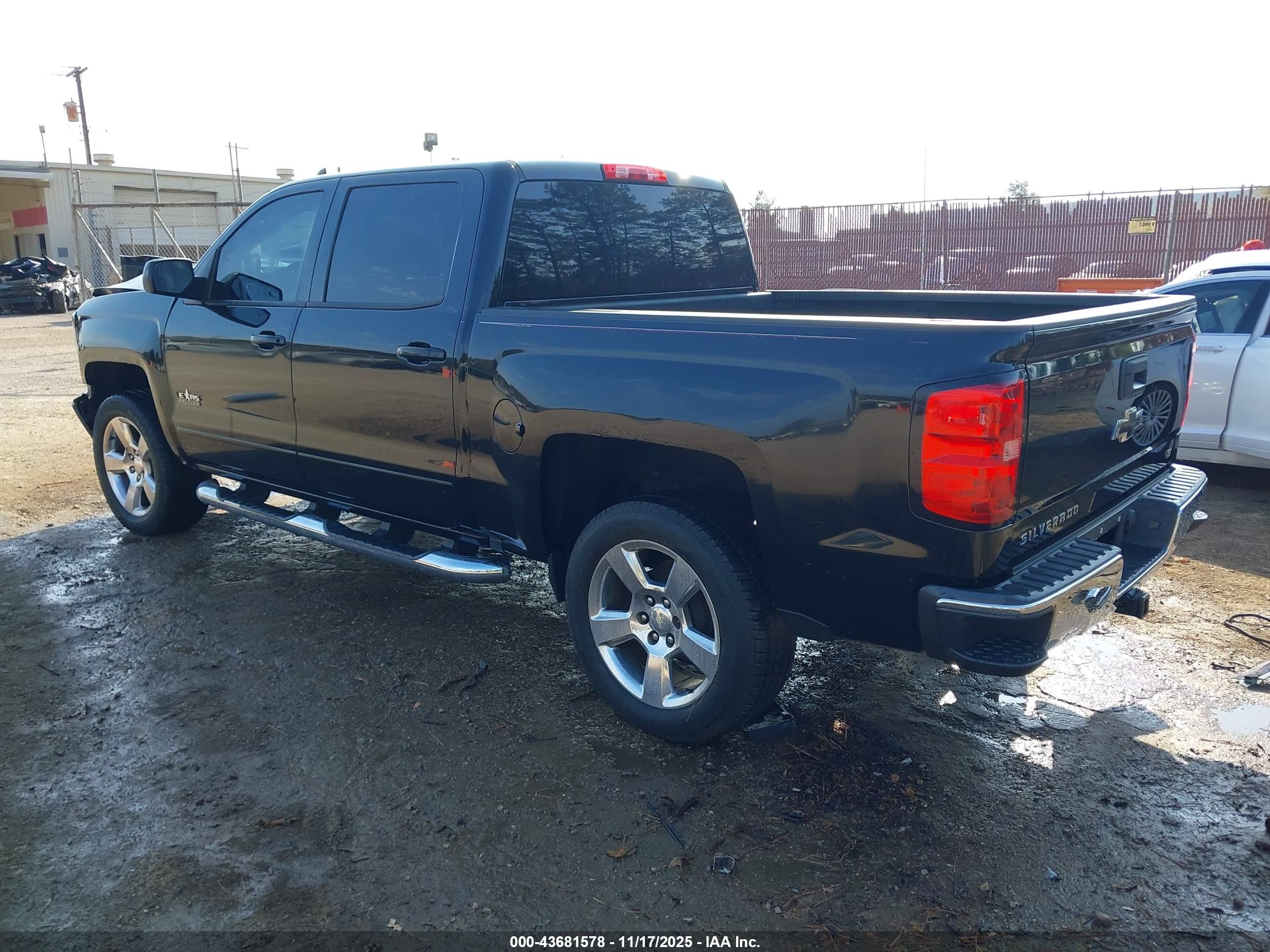 CHEVROLET SILVERADO image 3
