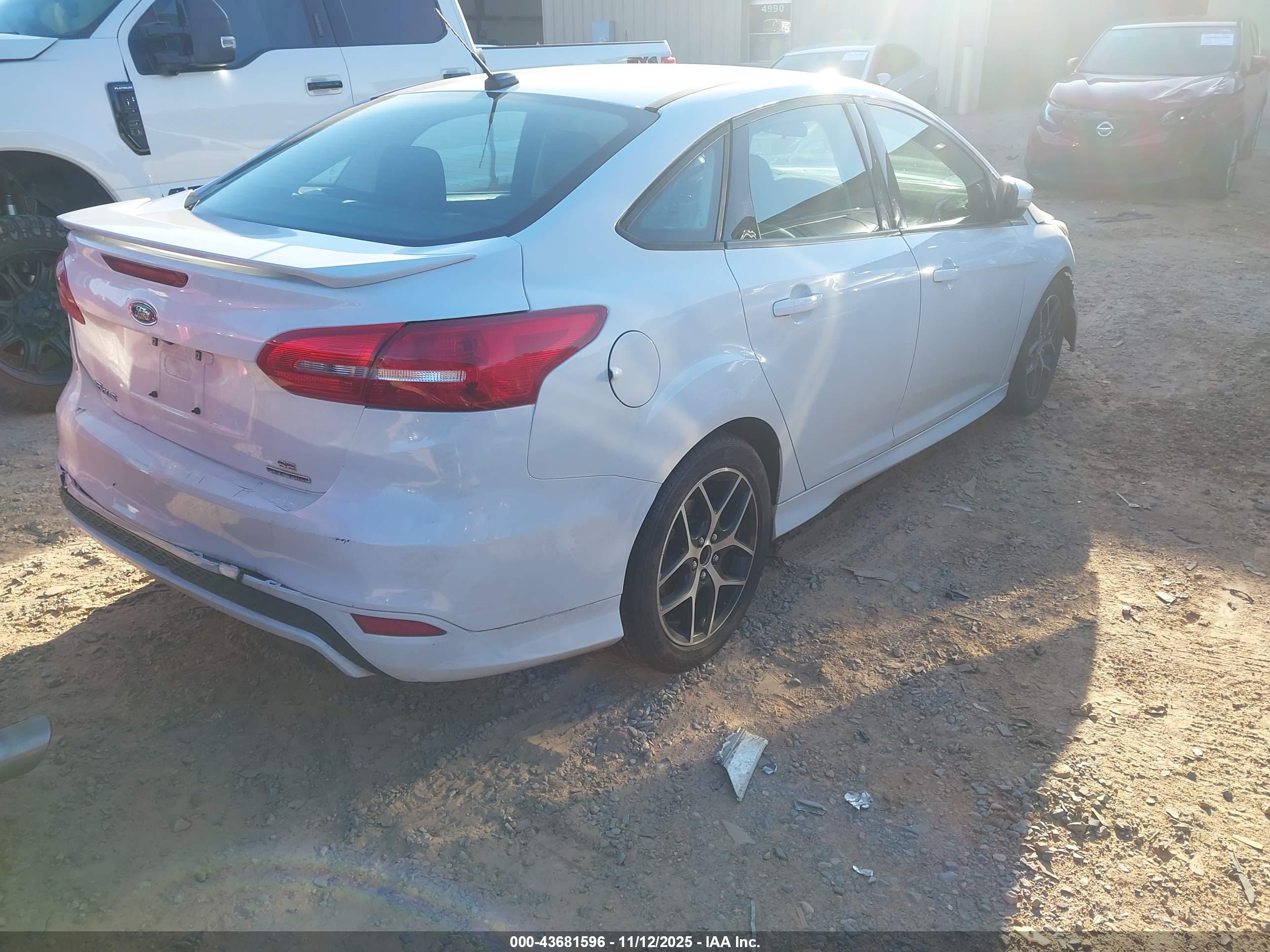 FORD FOCUS image 4