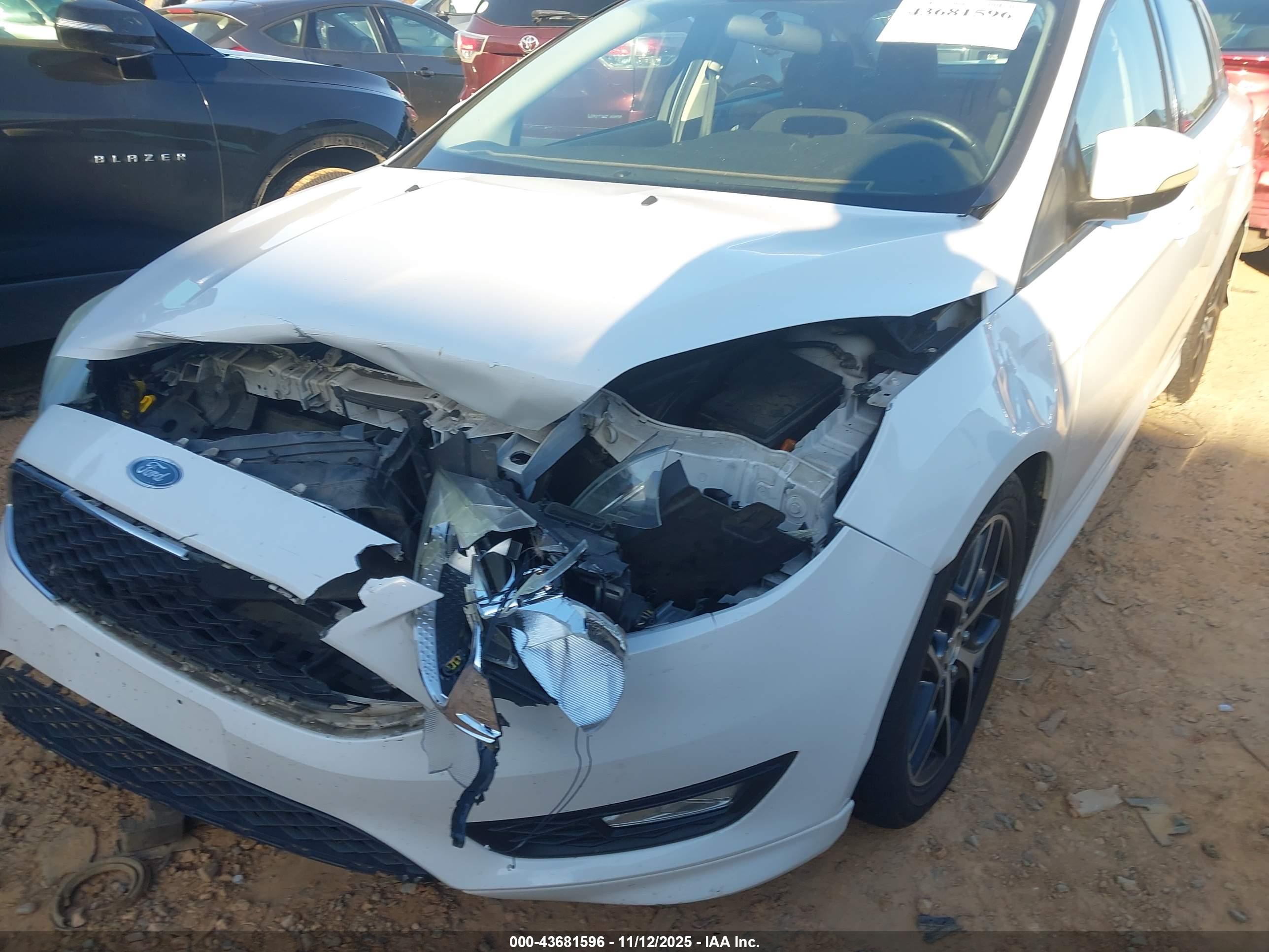 FORD FOCUS image 6