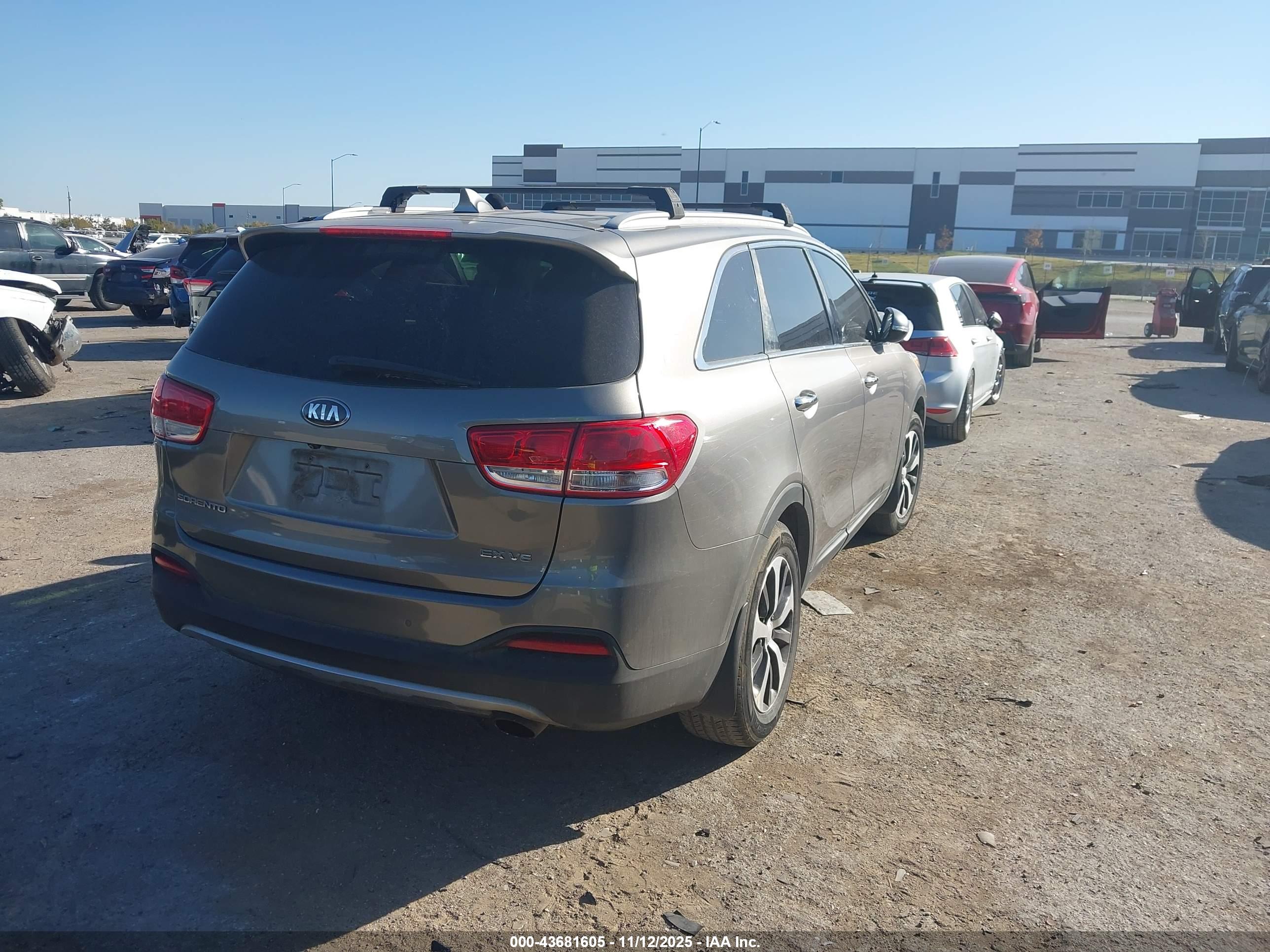 KIA SORENTO image 4