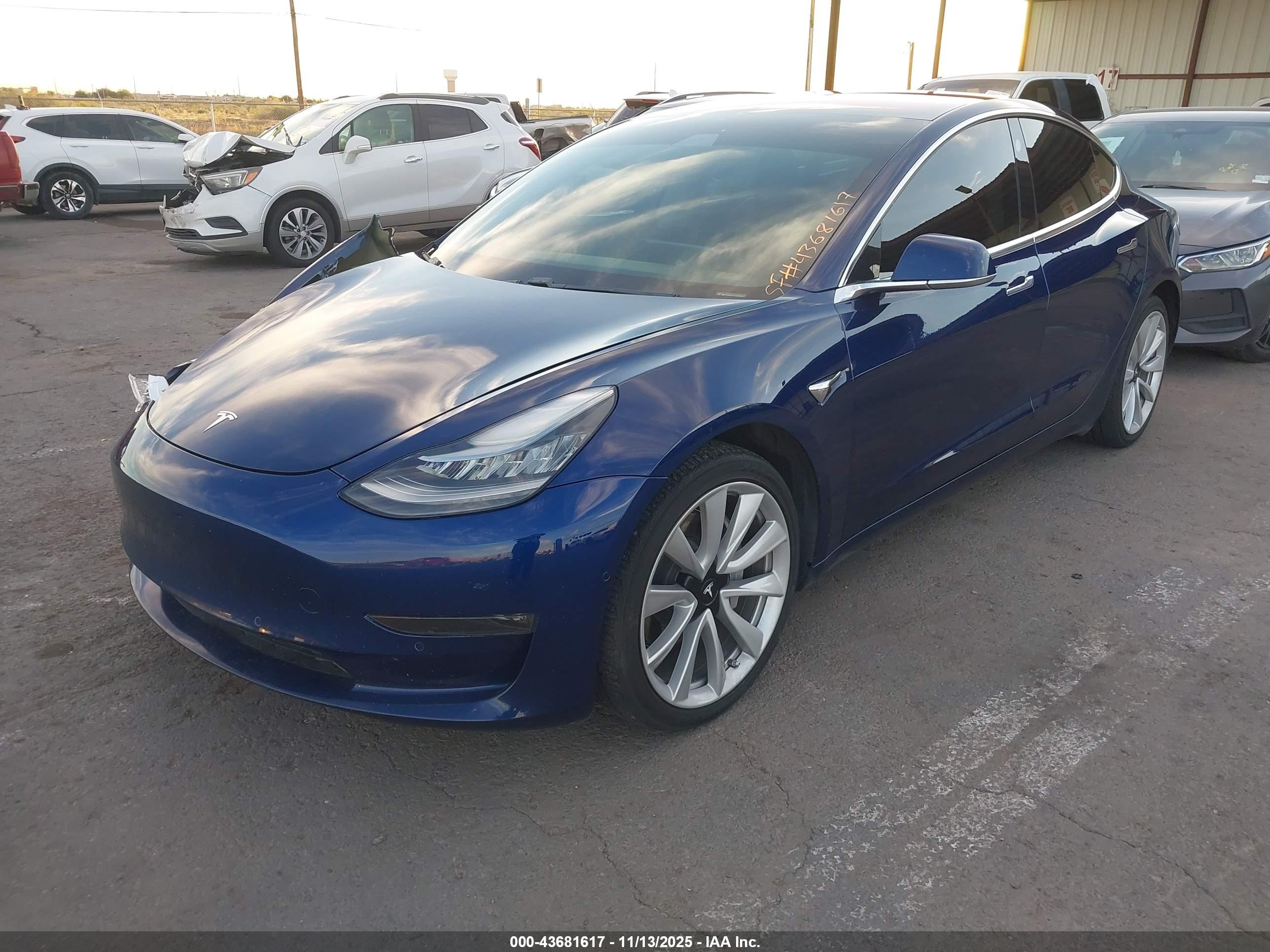 TESLA MODEL image 2