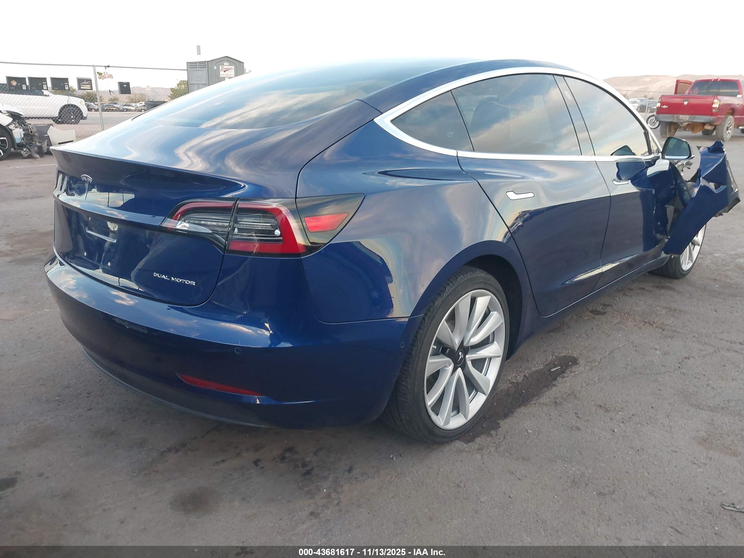 TESLA MODEL image 4