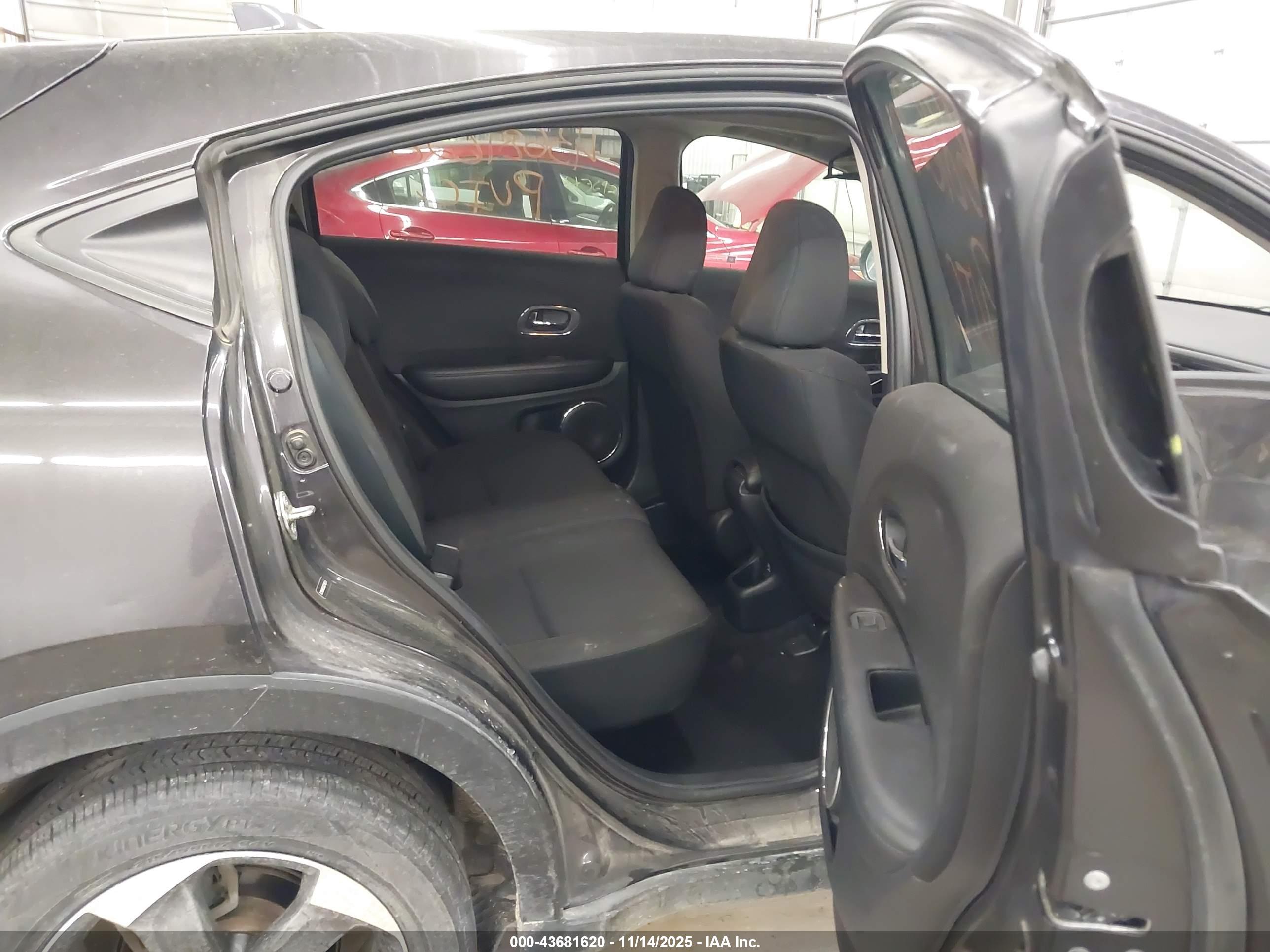HONDA HR-V image 8