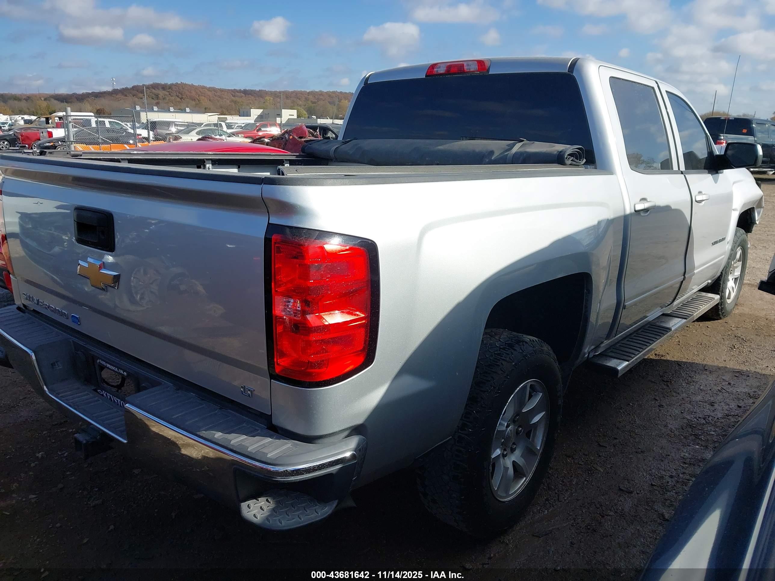 CHEVROLET SILVERADO image 4