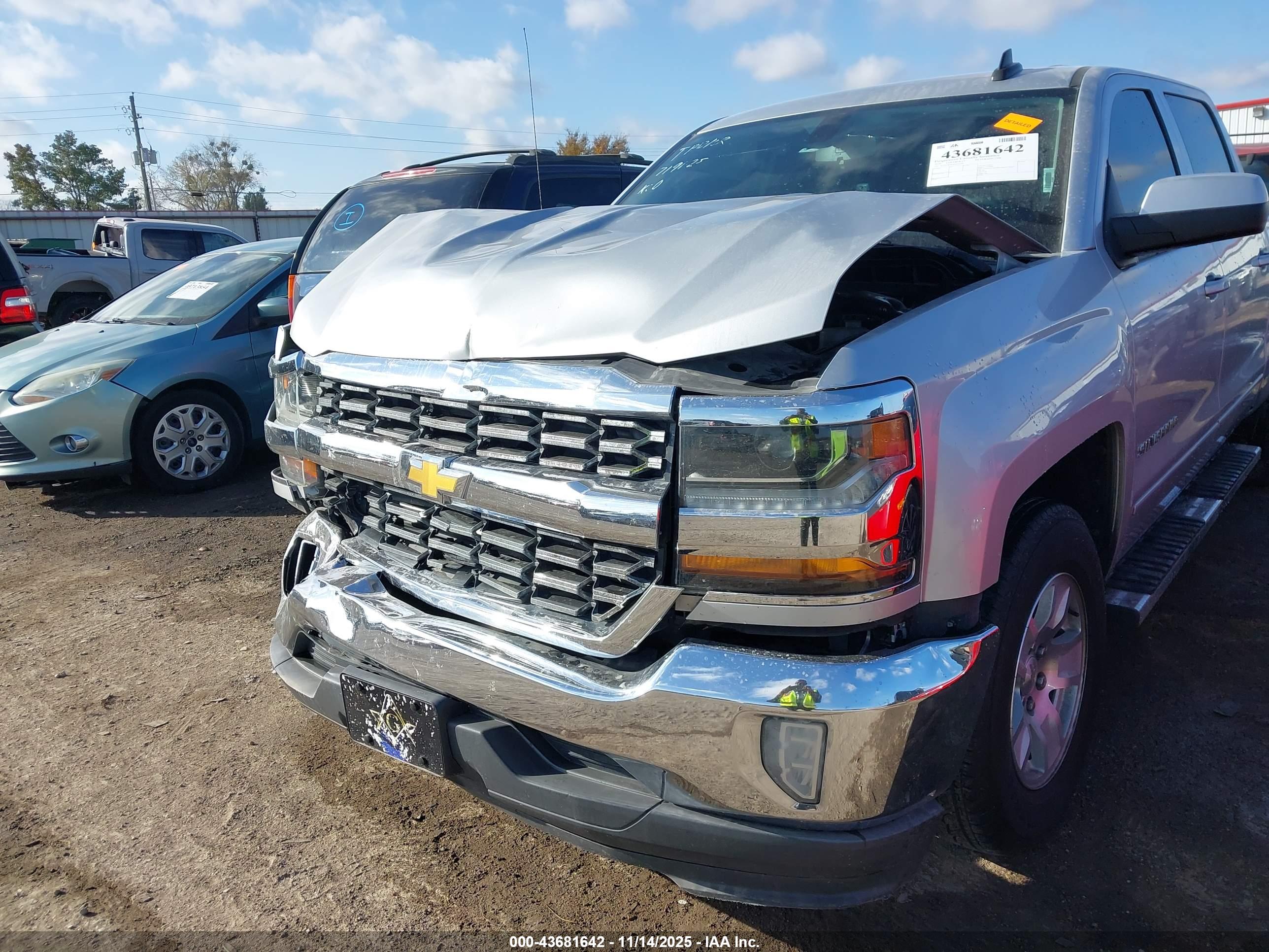 CHEVROLET SILVERADO image 6