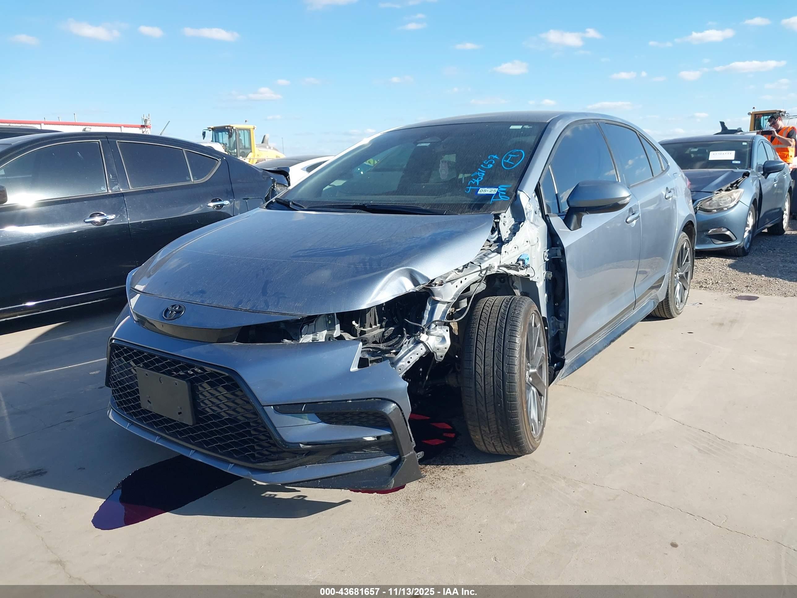 TOYOTA COROLLA image 2