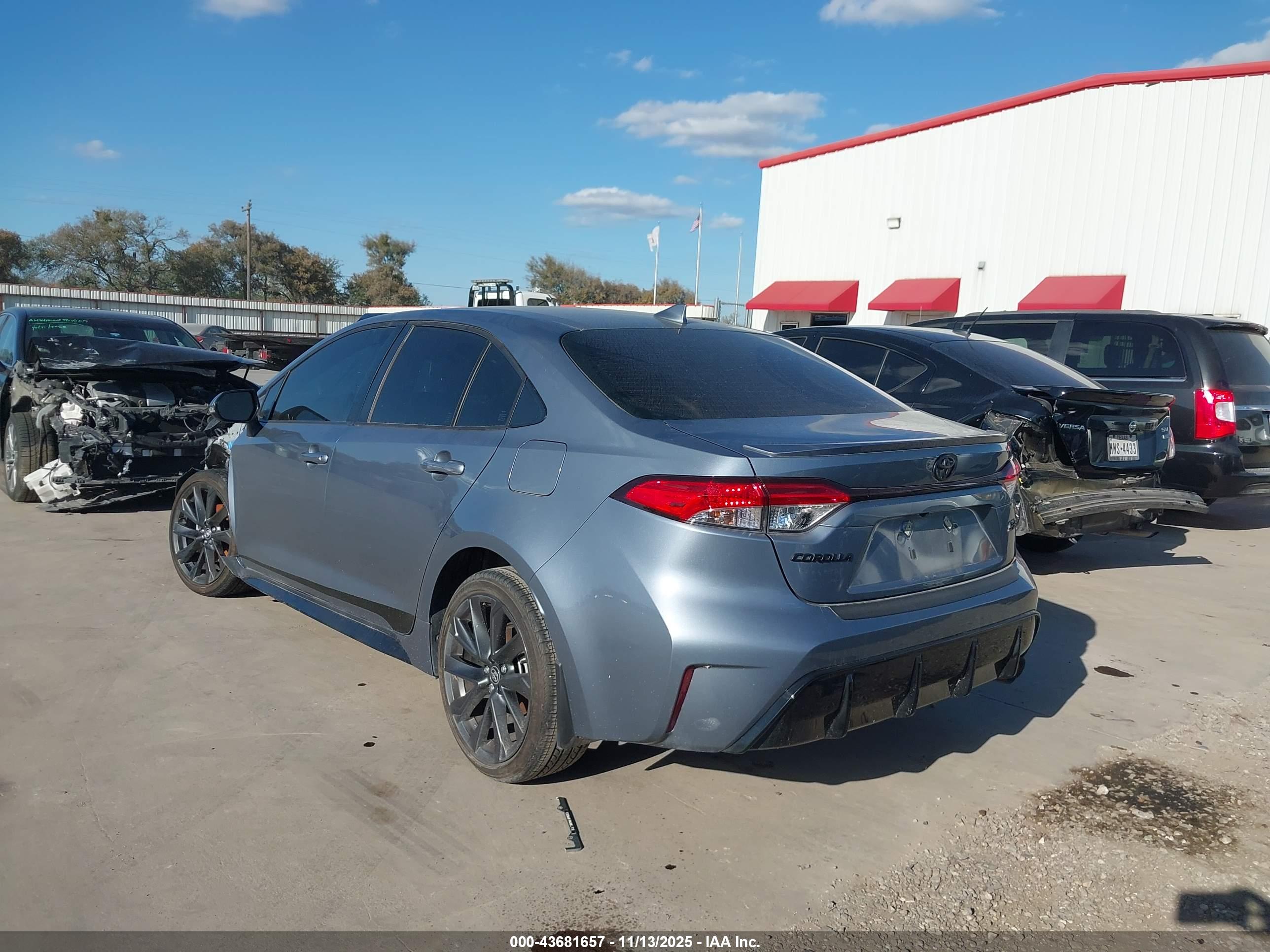 TOYOTA COROLLA image 3
