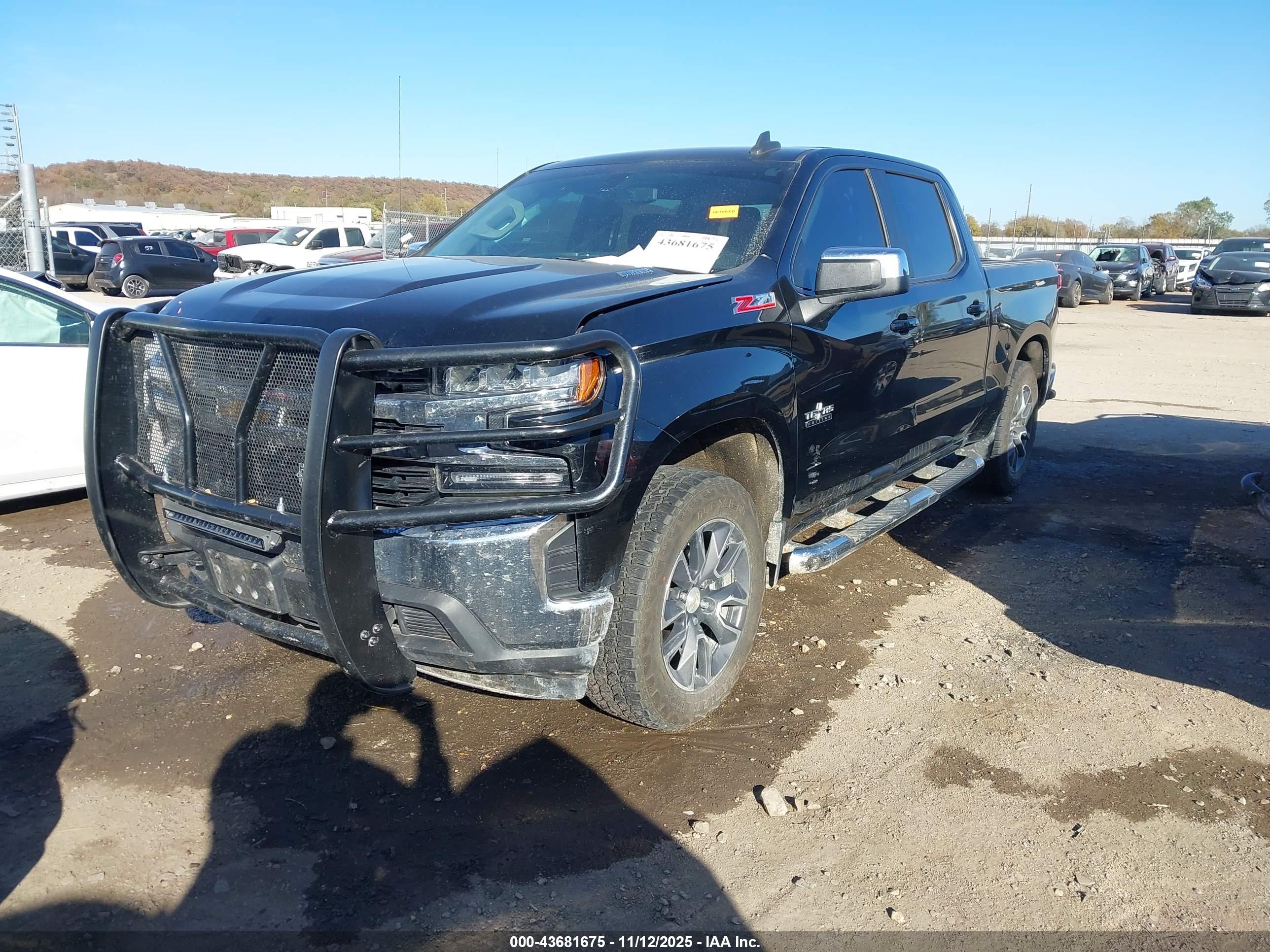 CHEVROLET SILVERADO image 2