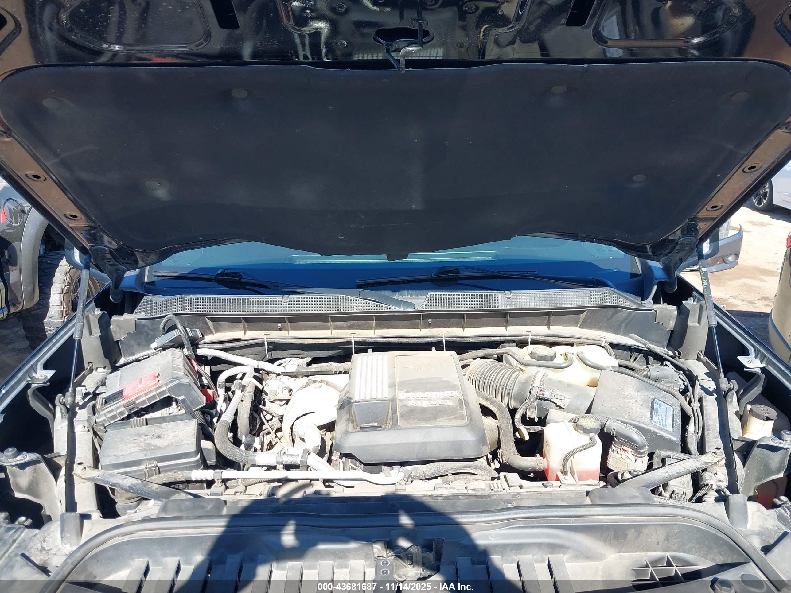CHEVROLET SILVERADO image 10