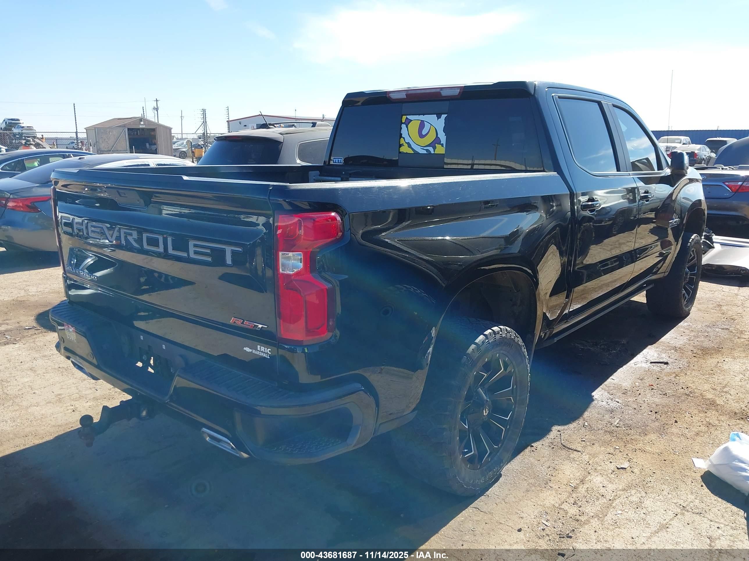 CHEVROLET SILVERADO image 4