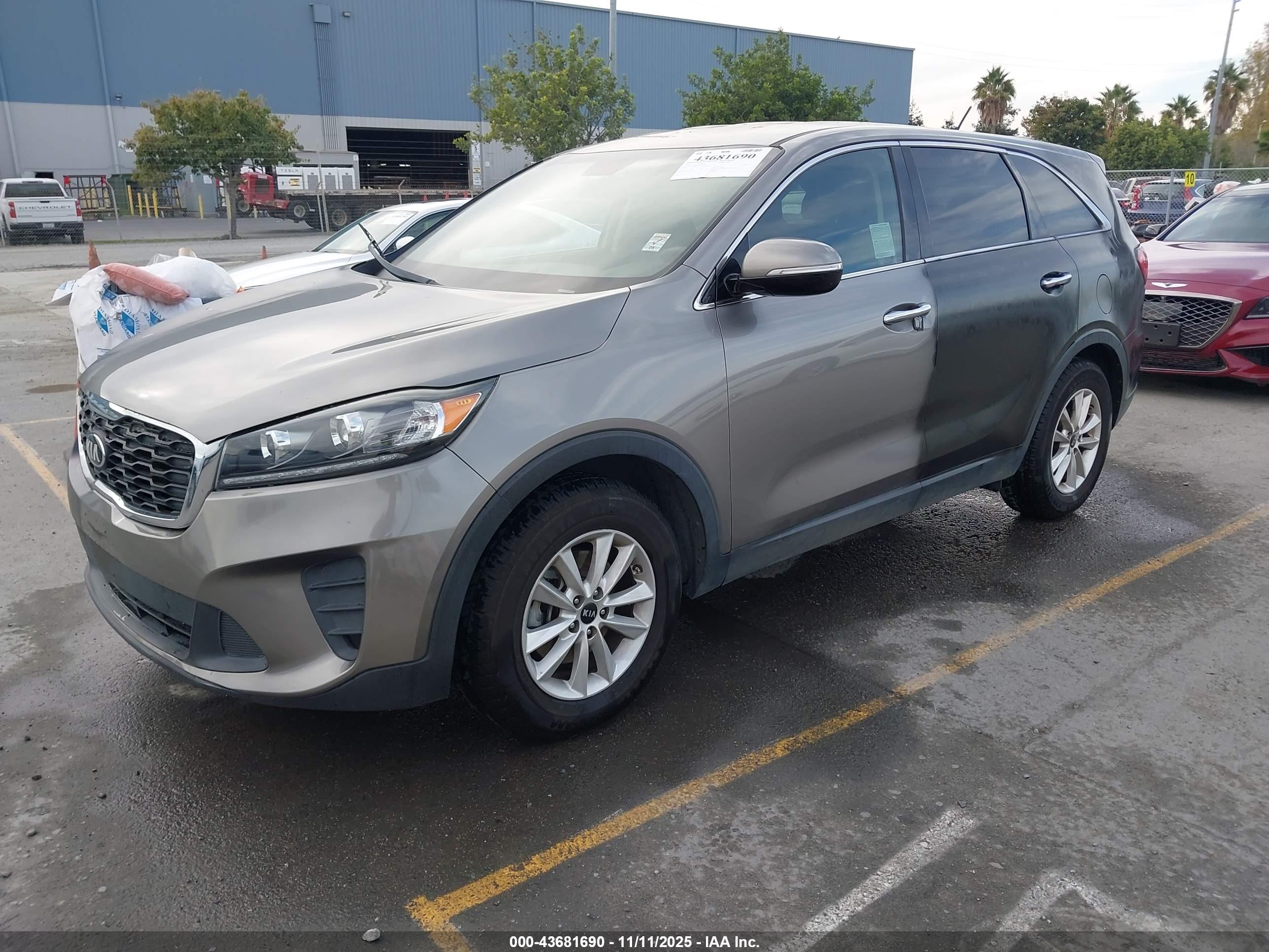KIA SORENTO image 2
